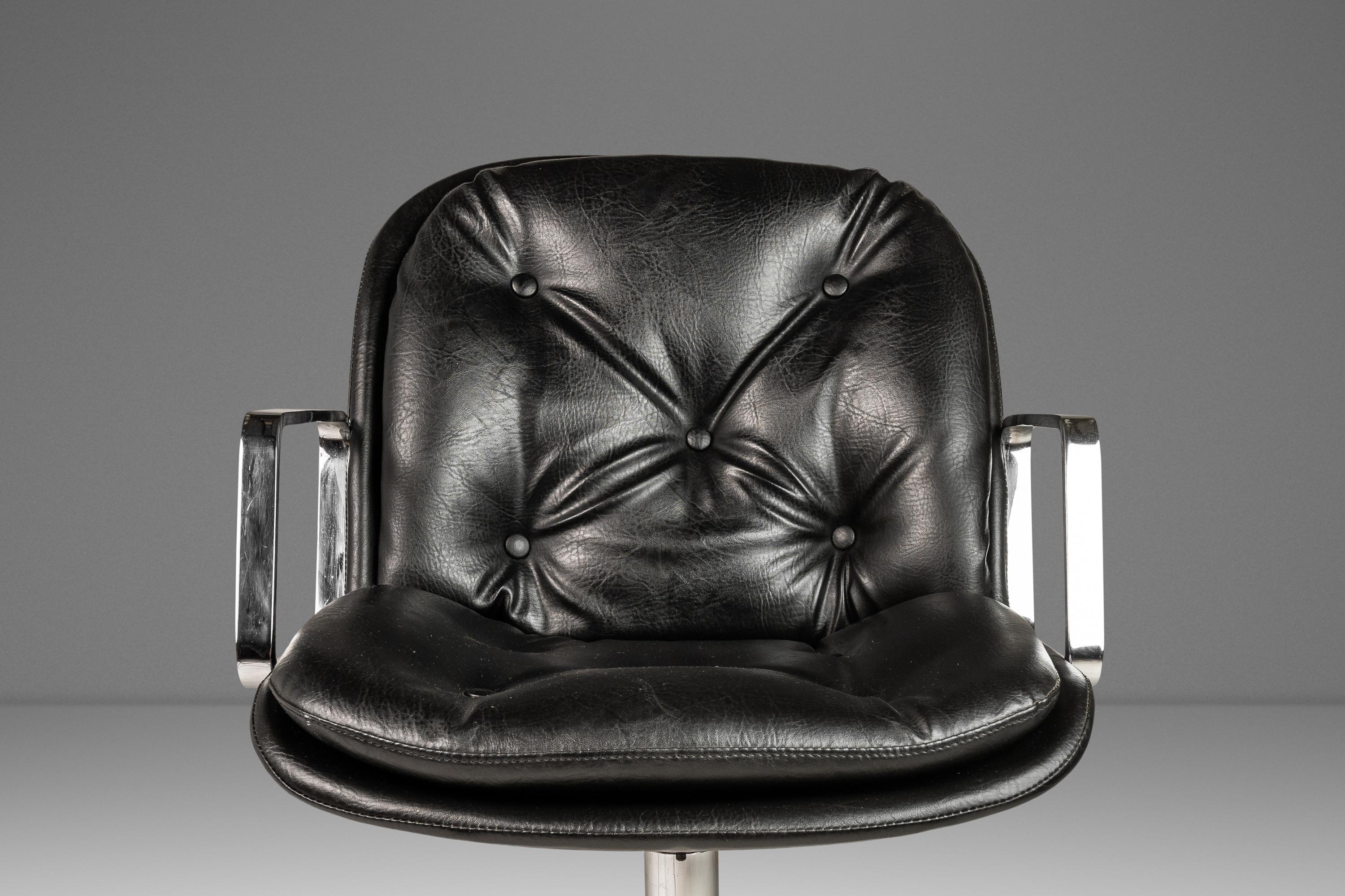 Chaise de bureau à haut niveau en chrome et vinyle d'après Charles Pollock, États-Unis, années 1960 en vente 4