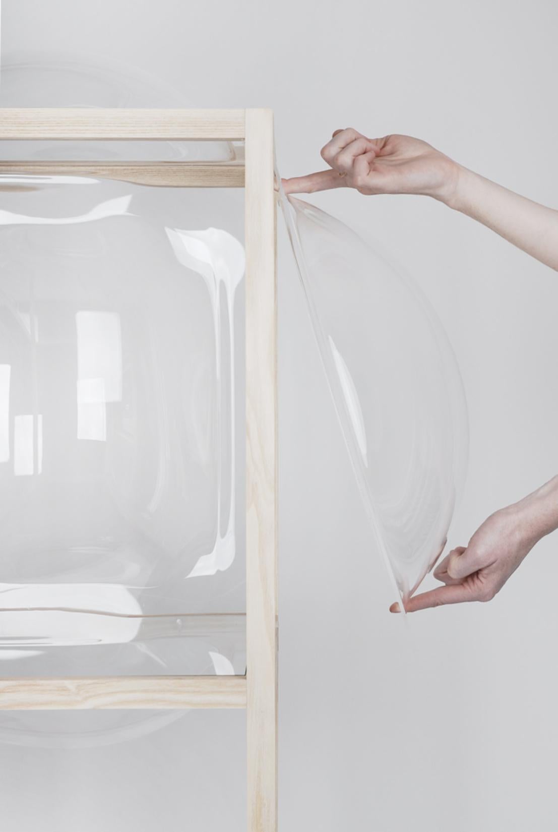 Postmoderne Meuble de rangement bulle de conservateur sur pied de Studio Thier & van Daalen en vente