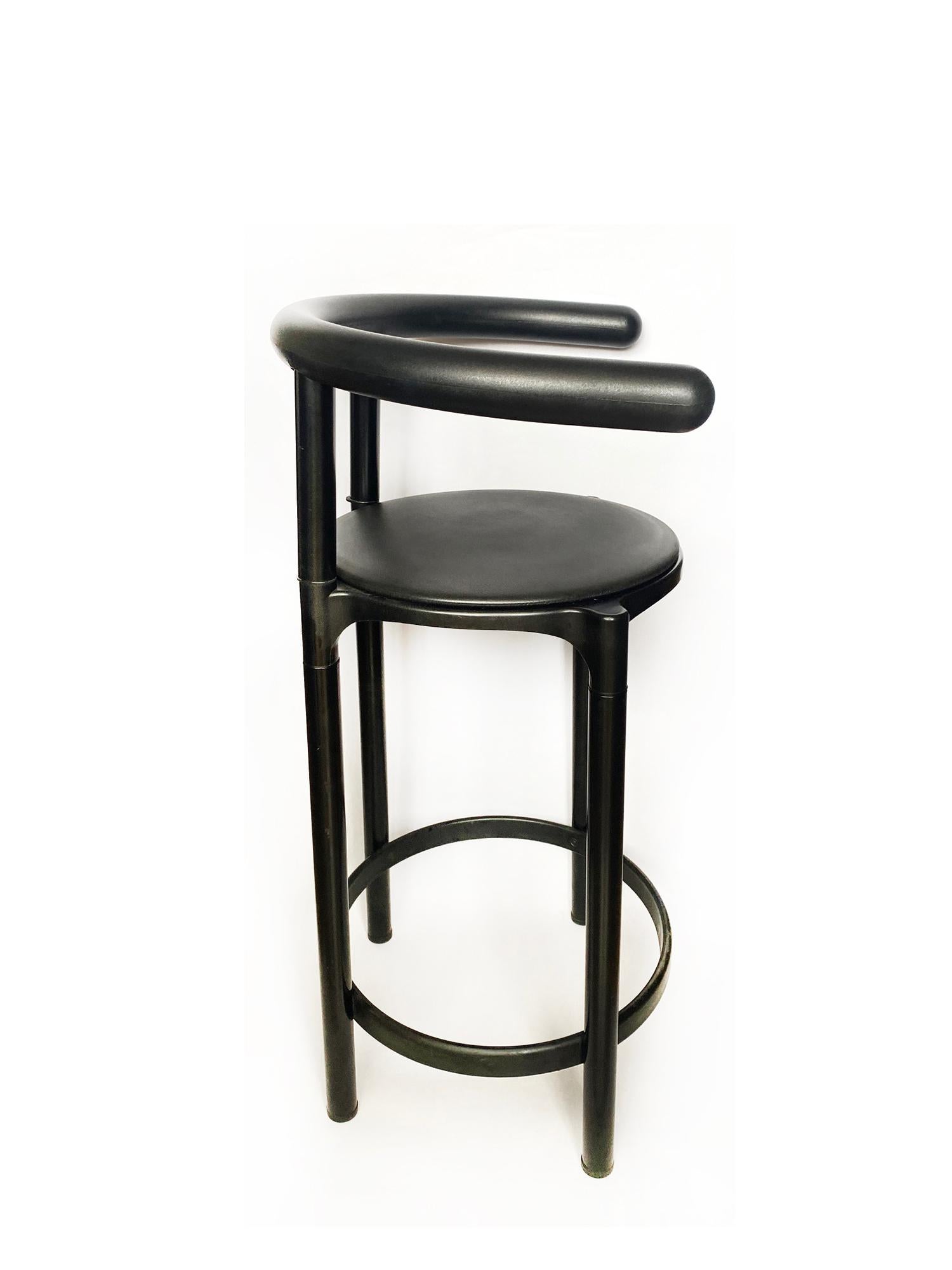 Pair of stools by Anna Castelli Ferrieri, Kartell, 1980.
Polymer, metal.
Very comfortable.