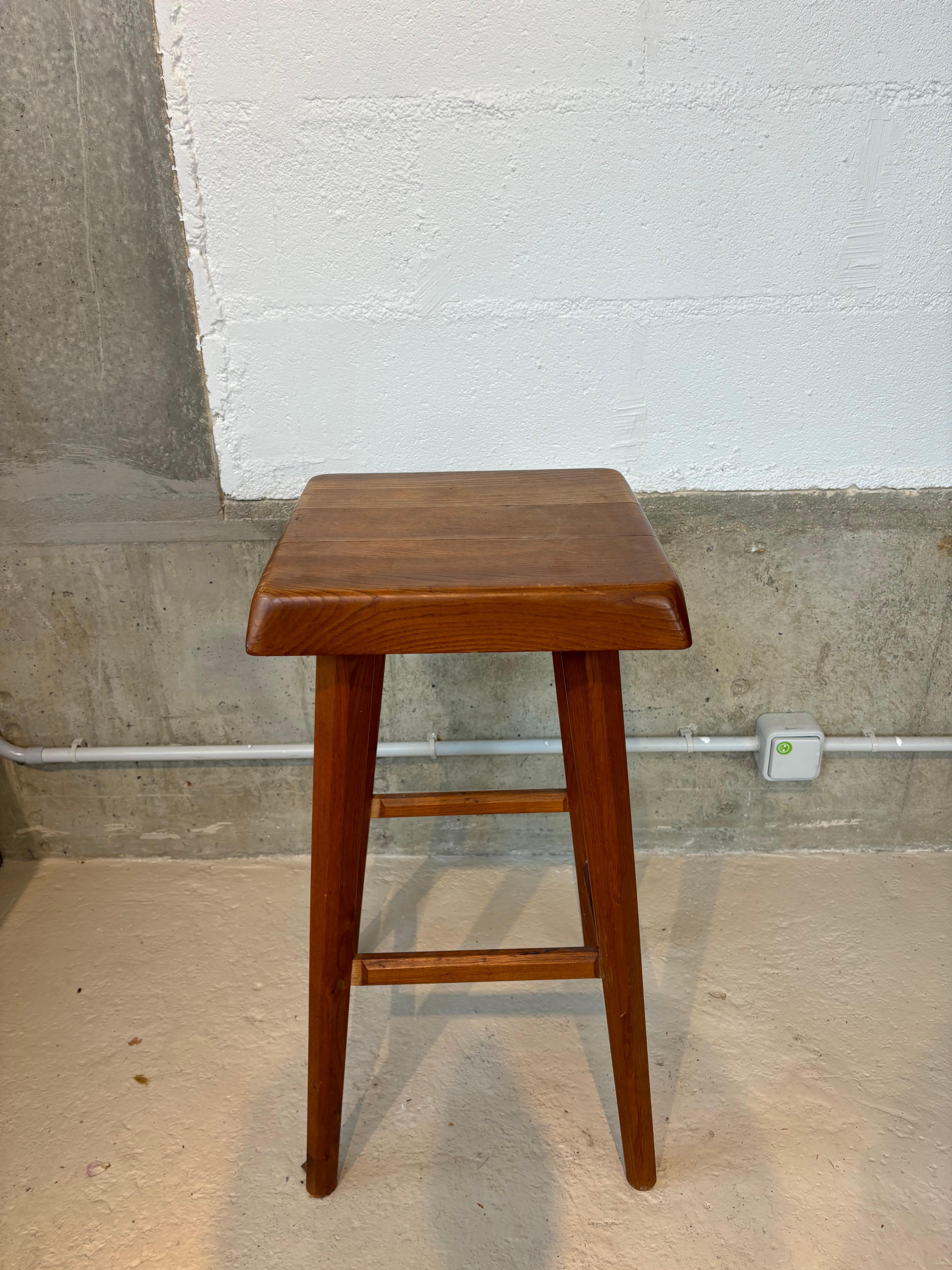 Hoher hocker von Pierre Chapo (Französisch) im Angebot