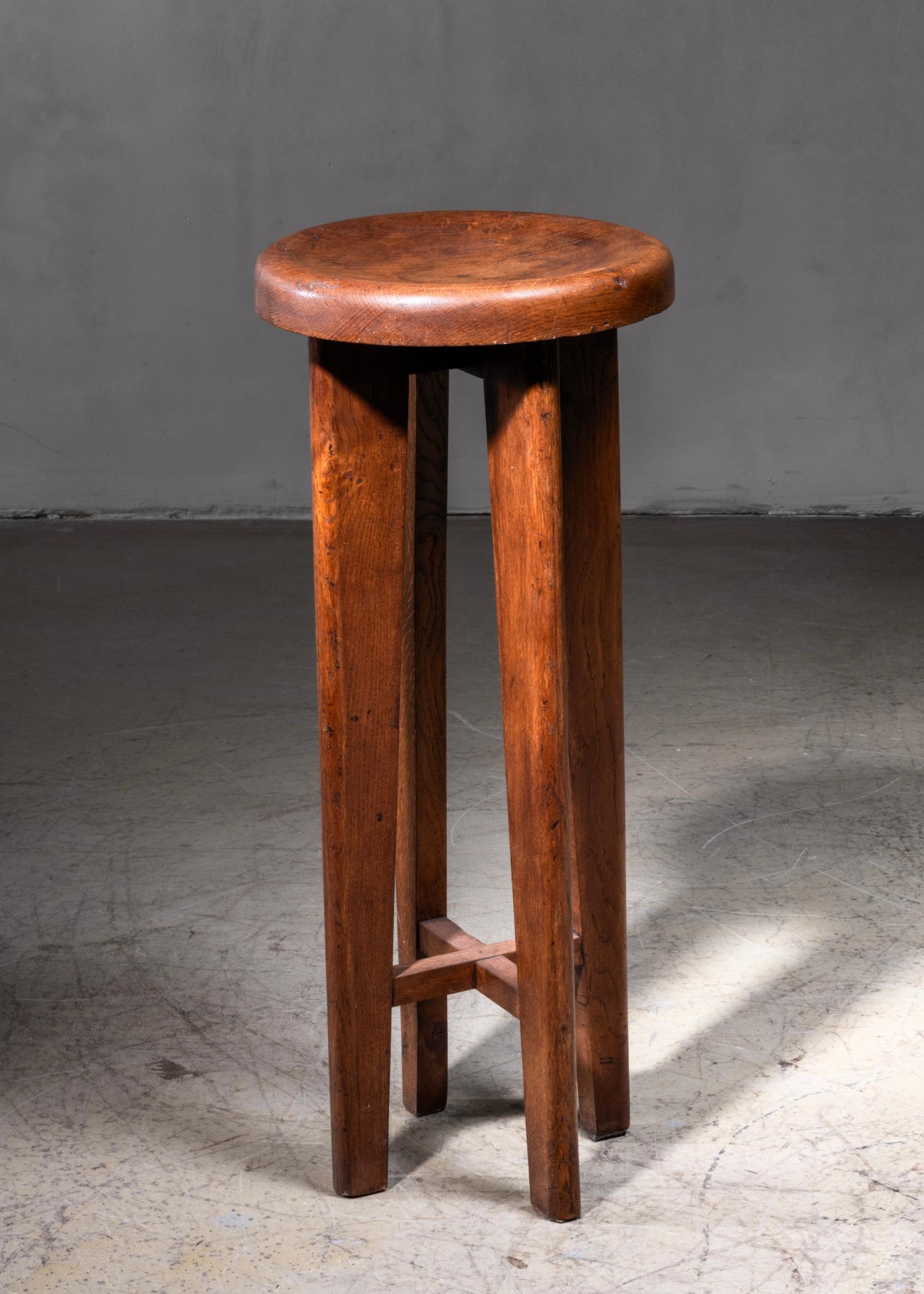 High Stool in Oak, France, 1940s In Good Condition For Sale In Maastricht, NL