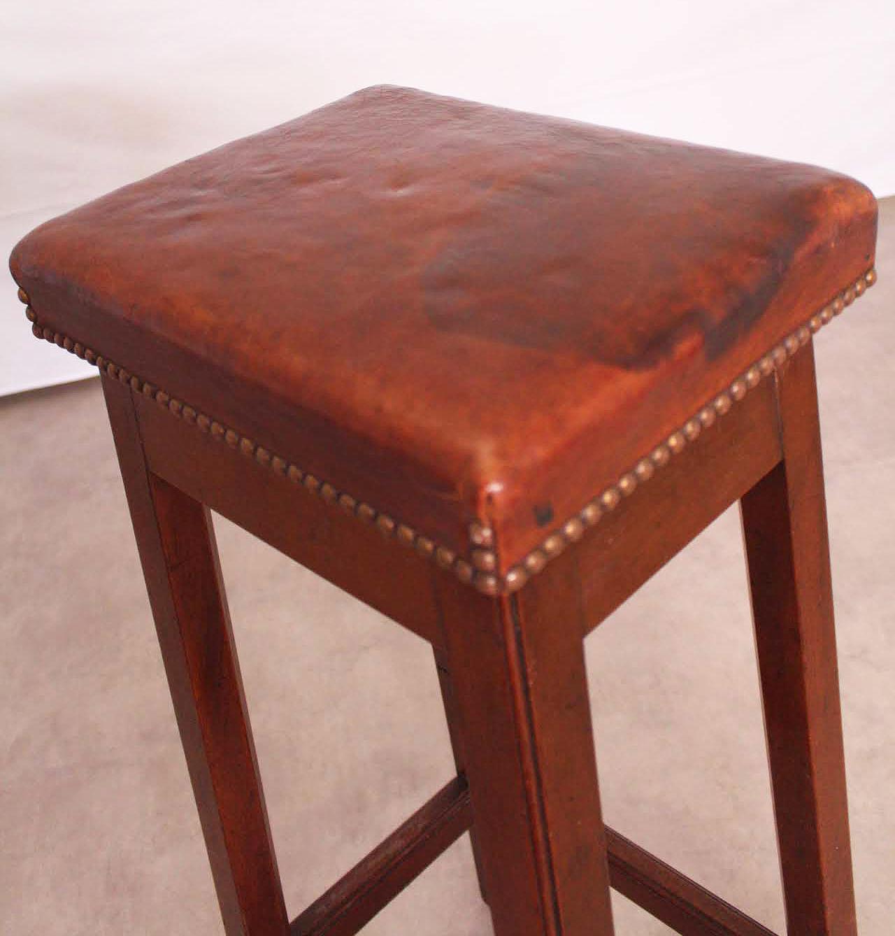 High Stool Leather Top Breakfast Bar Stool, French, circa 1970 In Good Condition For Sale In Labrit, Landes