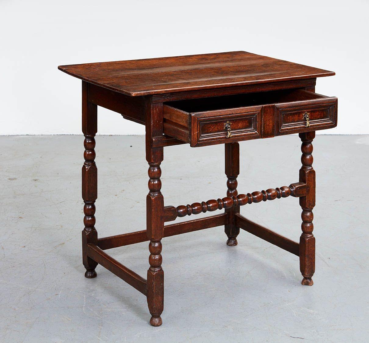 XVIIIe siècle Table d'appoint Bobbin extensible en vente