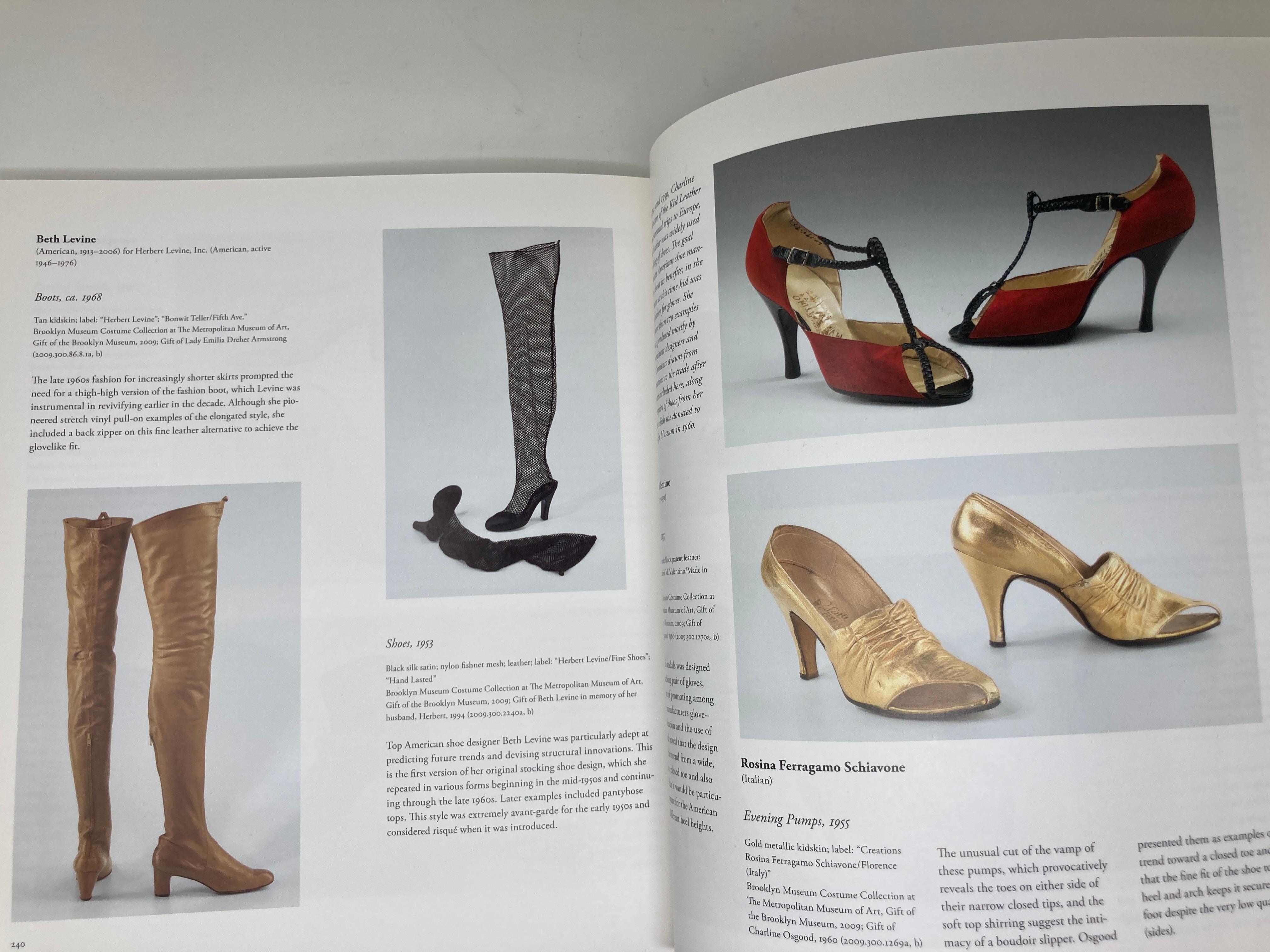 Alto stile: Opere d'arte della collezione di costumi del Brooklyn Museum in vendita 14