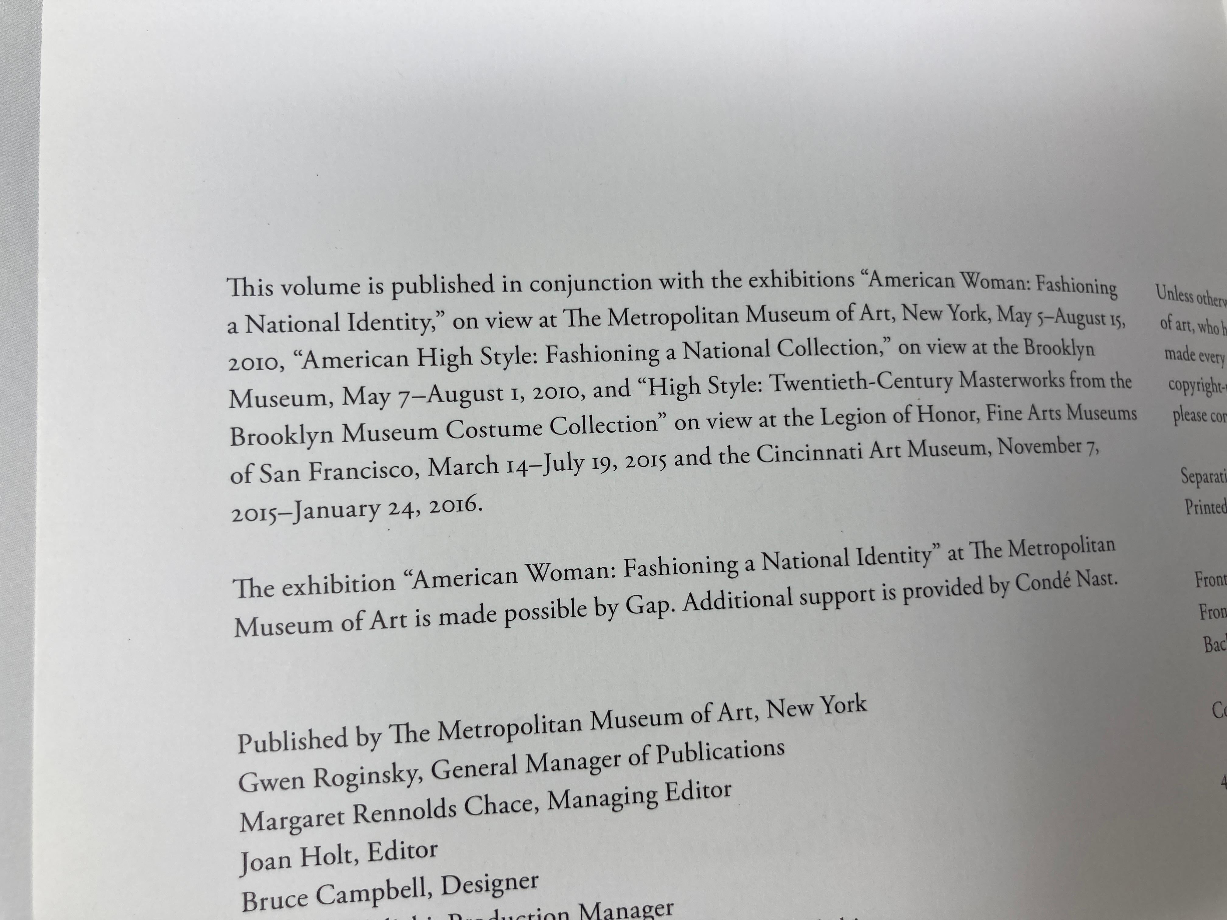 Alto stile: Opere d'arte della collezione di costumi del Brooklyn Museum in vendita 2