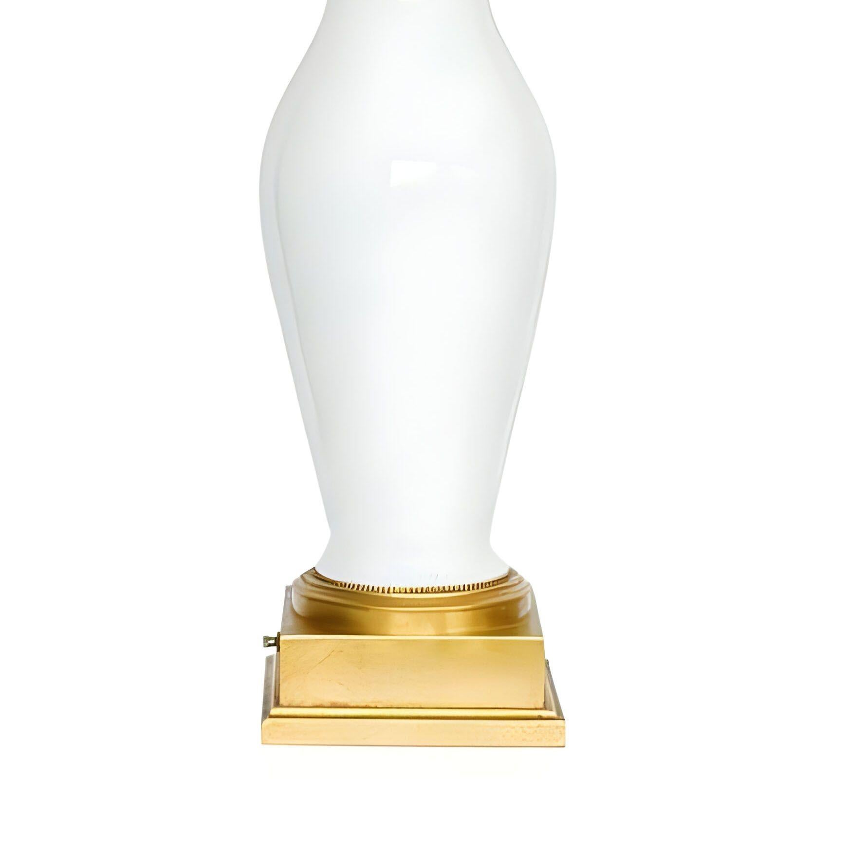 American High Style Mid-century White Porcelain & Gold Leaf Table Lamp w/ Shade For Sale
