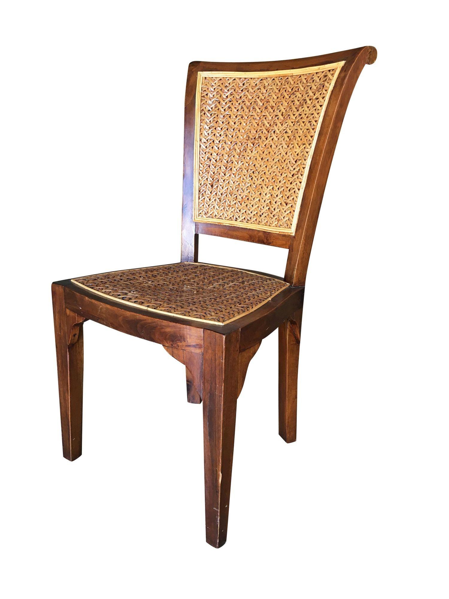 Sedia da pranzo in mogano di stile medio-alto con seduta in vimini intrecciato in vendita 3