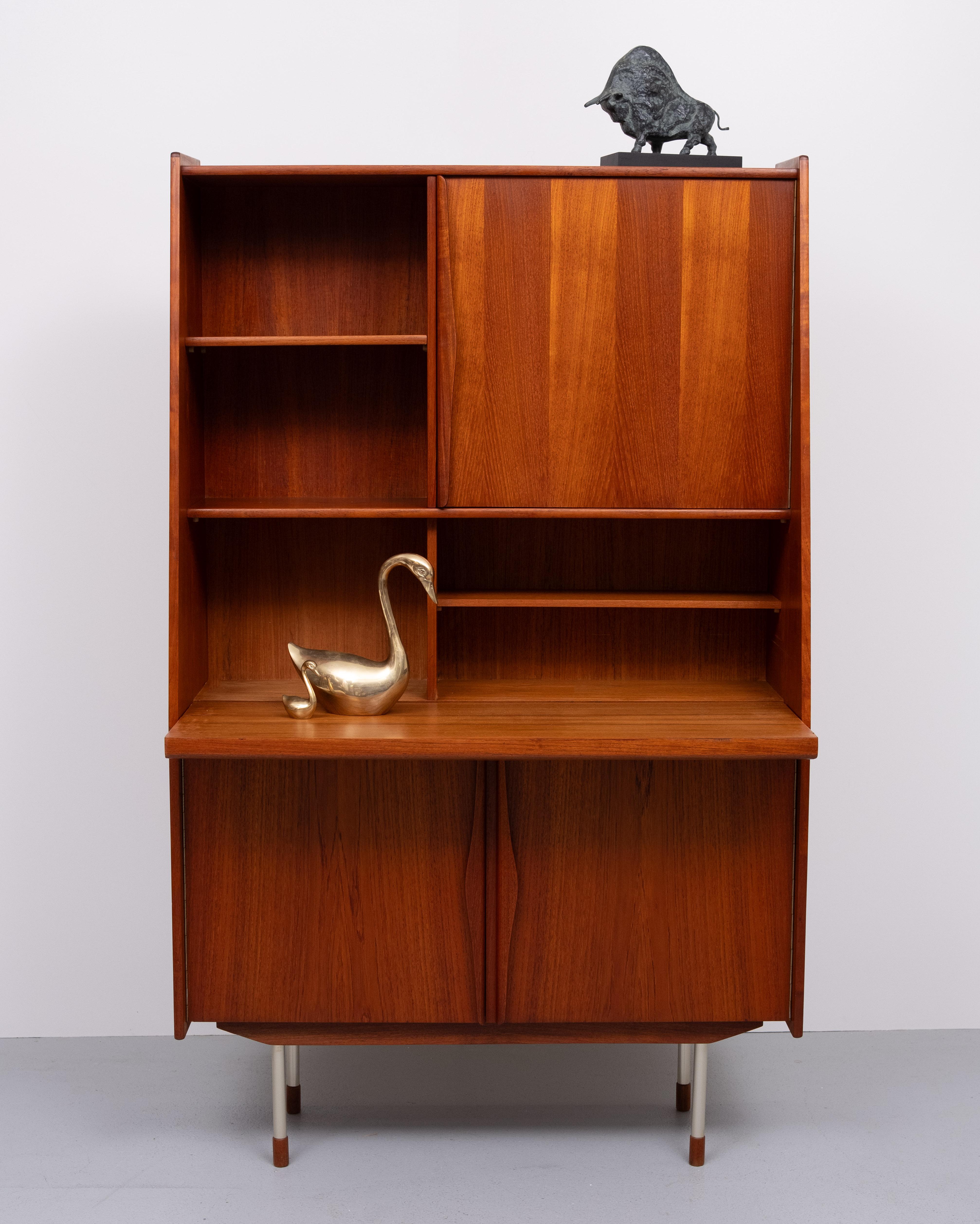 Mid-Century moderno Teak alto  Segretario 1960 Danimarca in vendita