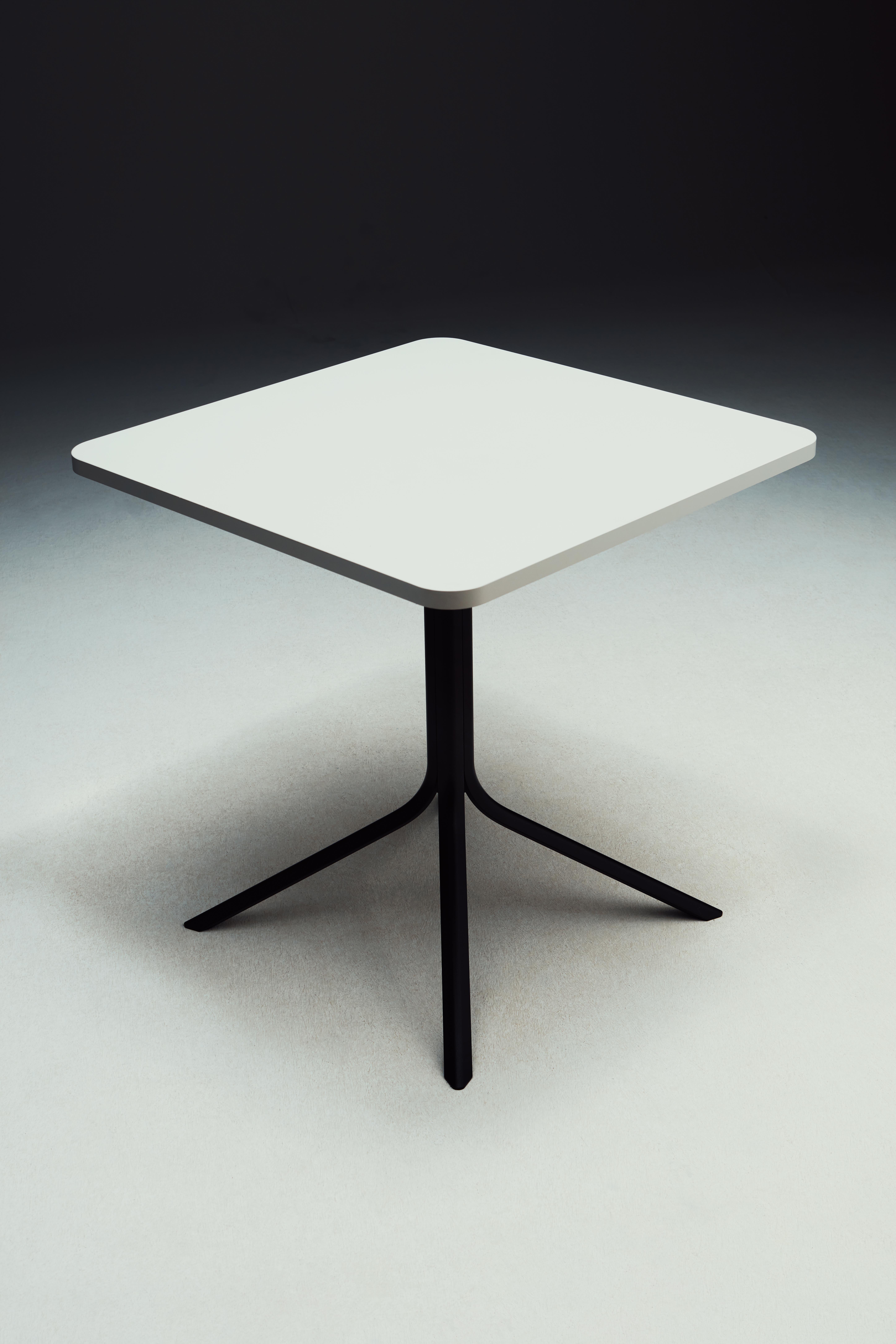 High-Tri Table by Michael Young In New Condition For Sale In Geneve, CH