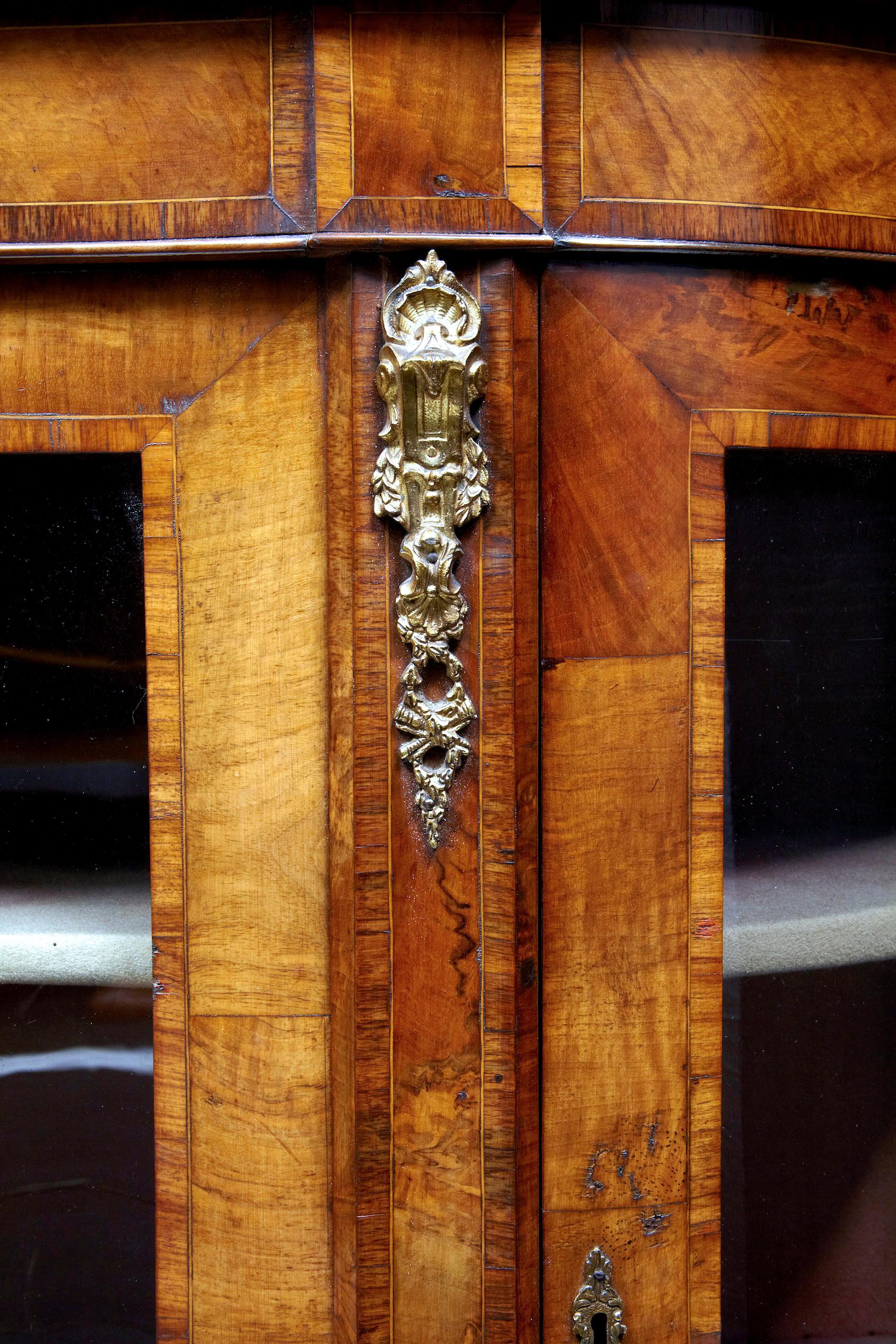 High Victorian 19th Century Walnut Credenza Sideboard 1