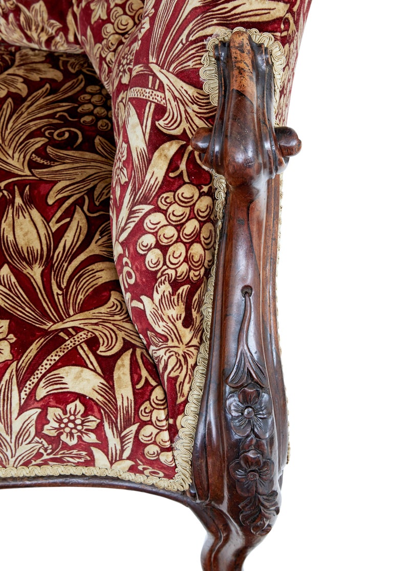 High Victorian Carved Walnut Chaise Lounge For Sale at 1stDibs