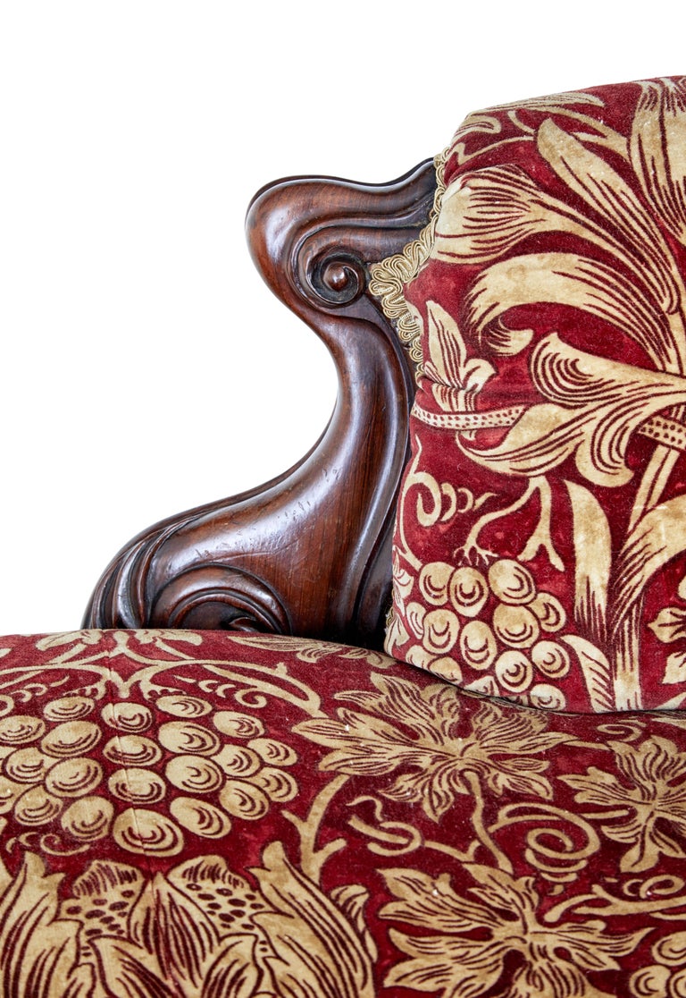 High Victorian Carved Walnut Chaise Lounge For Sale at 1stDibs