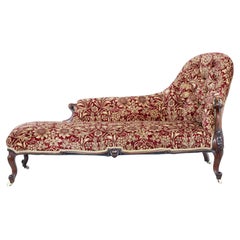 High Victorian Carved Walnut Chaise Lounge