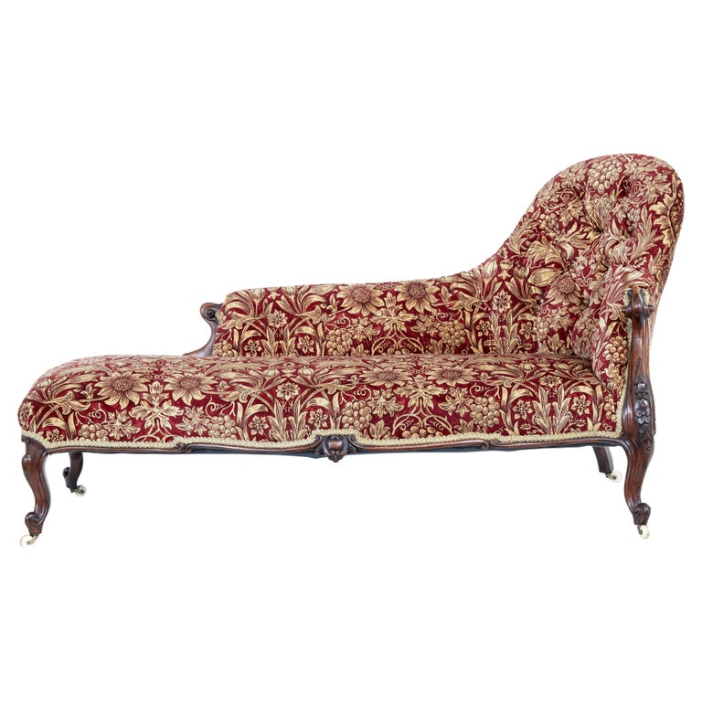 High Victorian Carved Walnut Chaise Lounge For Sale at 1stDibs