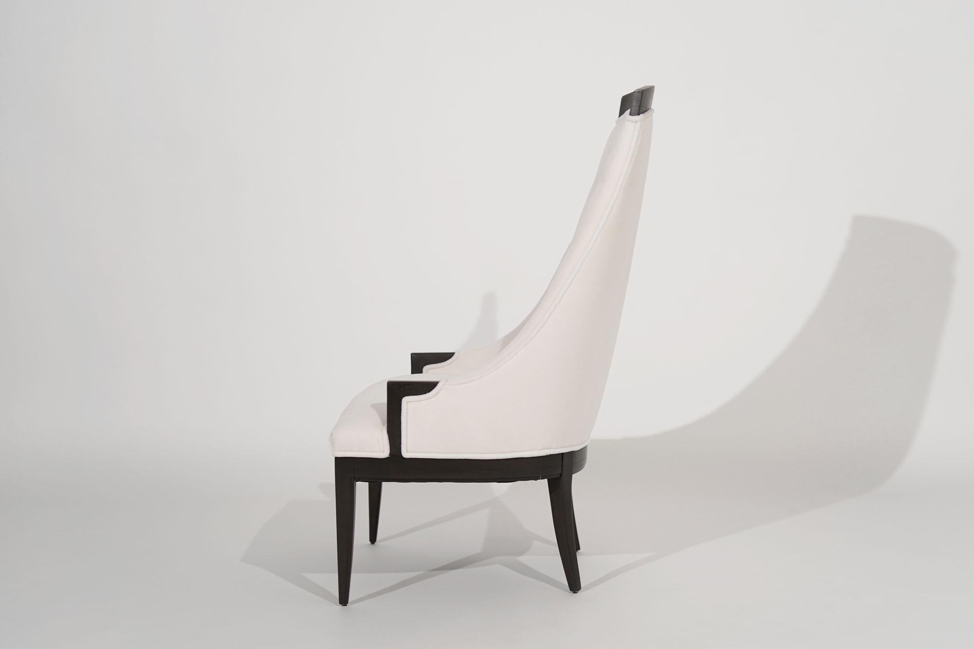 Silla acentuada Highback en mohair marfil, c. 1950 siglo XX en venta