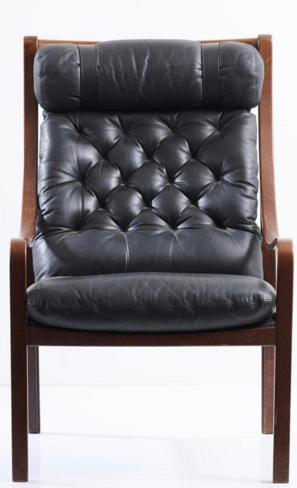 Highback Black Leather Armchair by Fredrik Kayser for Vatne, Norway, 1960s In Good Condition For Sale In Basel, BS