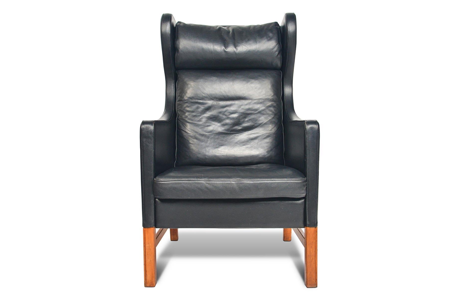 Cherry Highback Black Leather Lounge Chair by Skipper Møbler