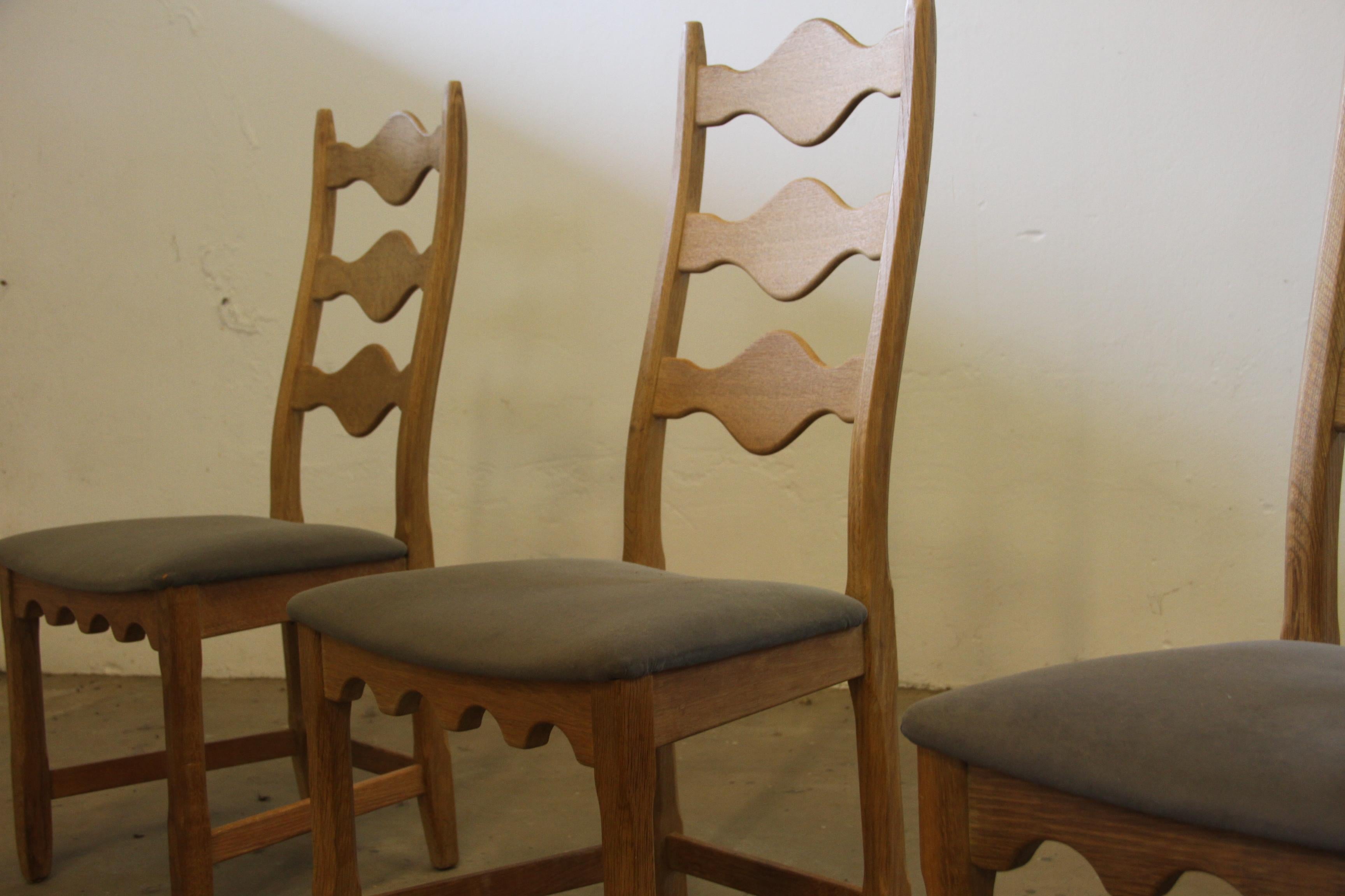 Sillas Highback / Ladderback de roble estilo de Henning Kjærnulf, años 60, set de 4 en venta 5