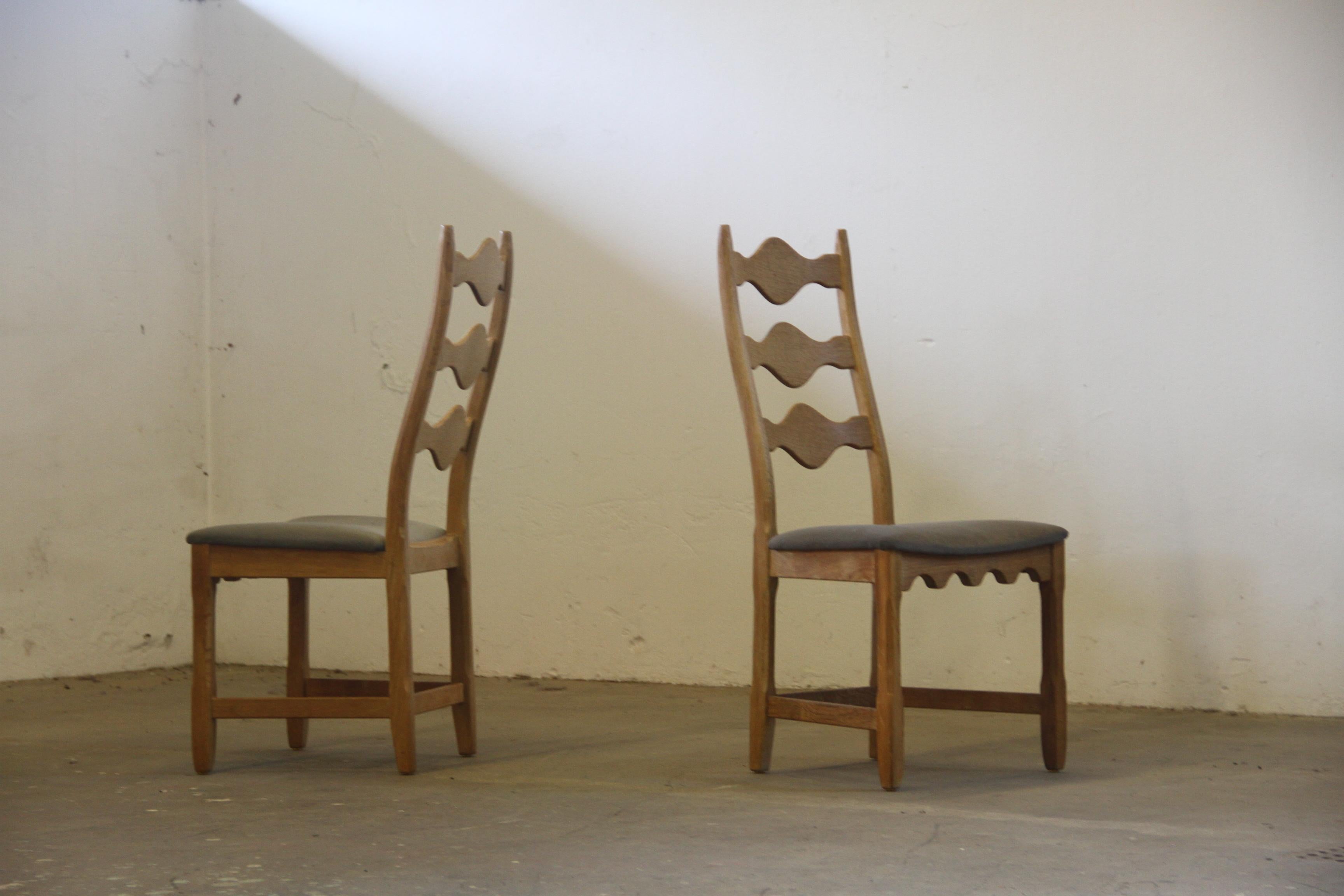 Sillas Highback / Ladderback de roble estilo de Henning Kjærnulf, años 60, set de 4 en Bueno estado para la venta en Store Heddinge, DK