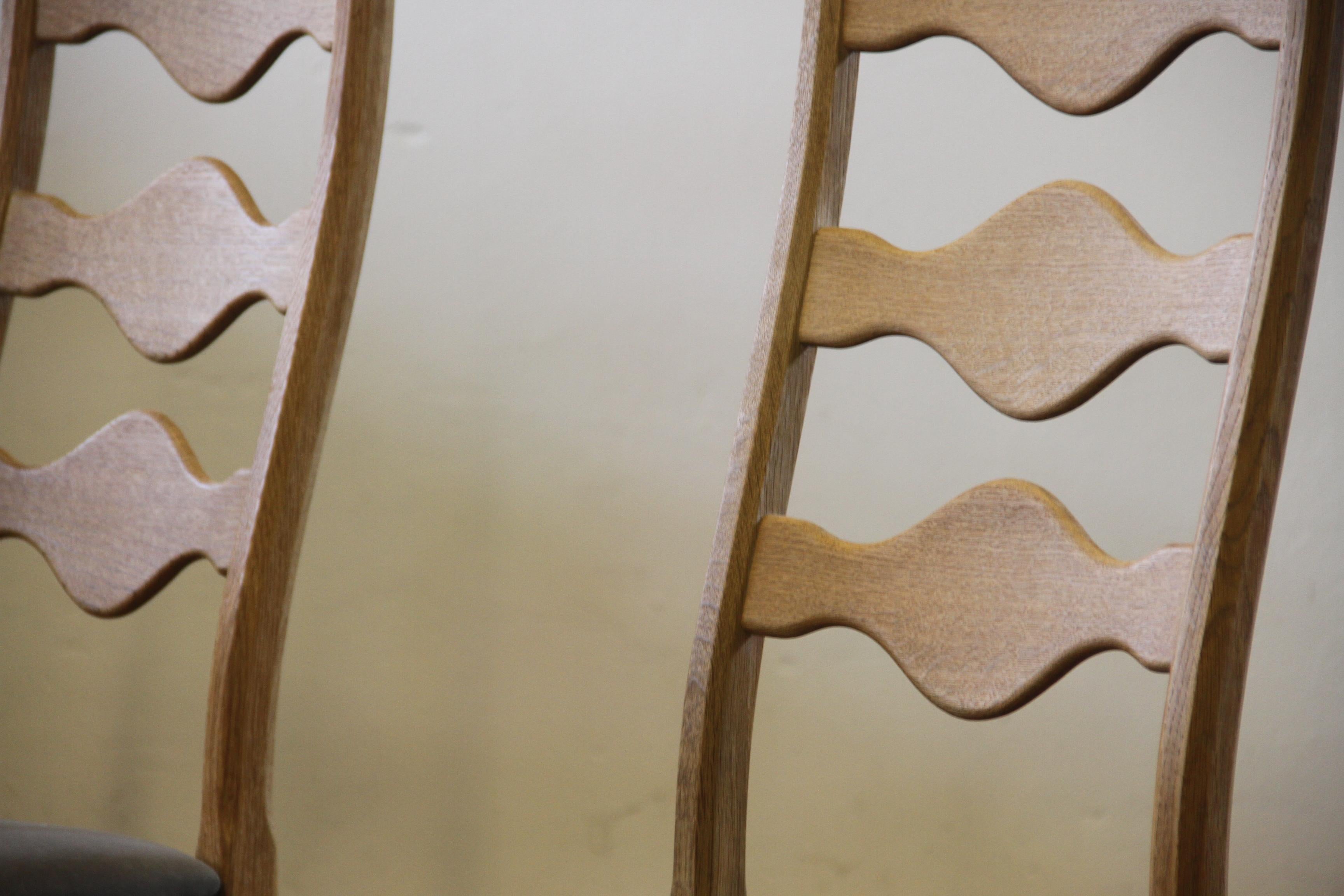 Sillas Highback / Ladderback de roble estilo de Henning Kjærnulf, años 60, set de 4 Terciopelo en venta