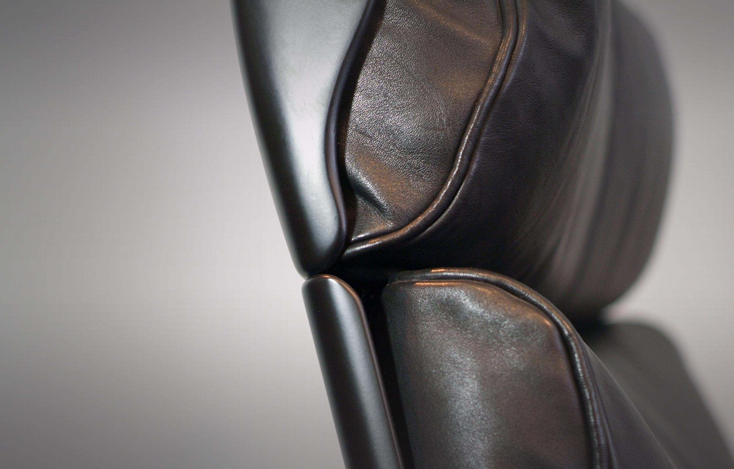 German Highback Leather Lounge Chair Mod. 620 by Dieter Rams for Vitsoe Black Leather