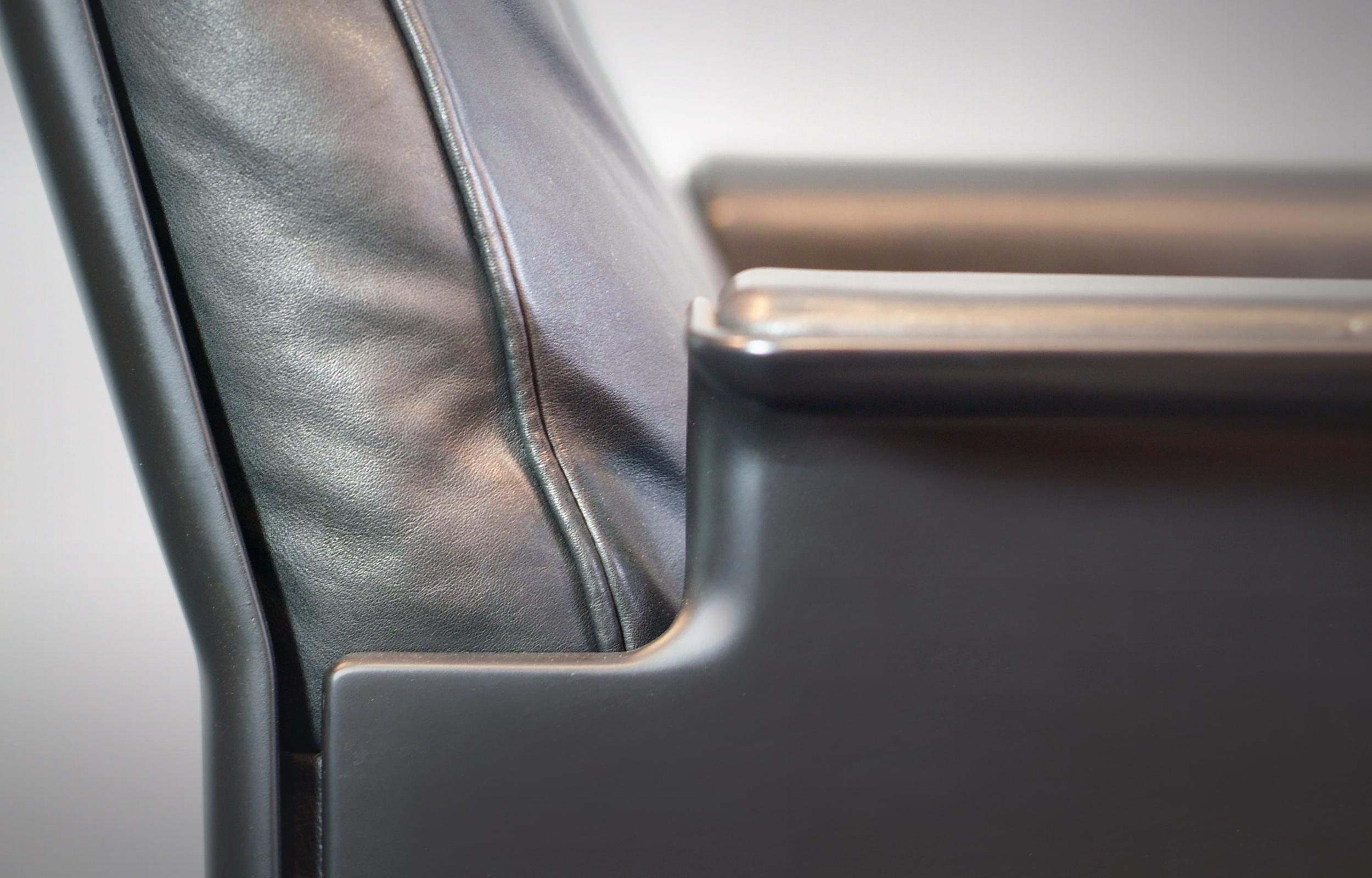 20th Century Highback Leather Lounge Chair Mod. 620 by Dieter Rams for Vitsoe Black Leather