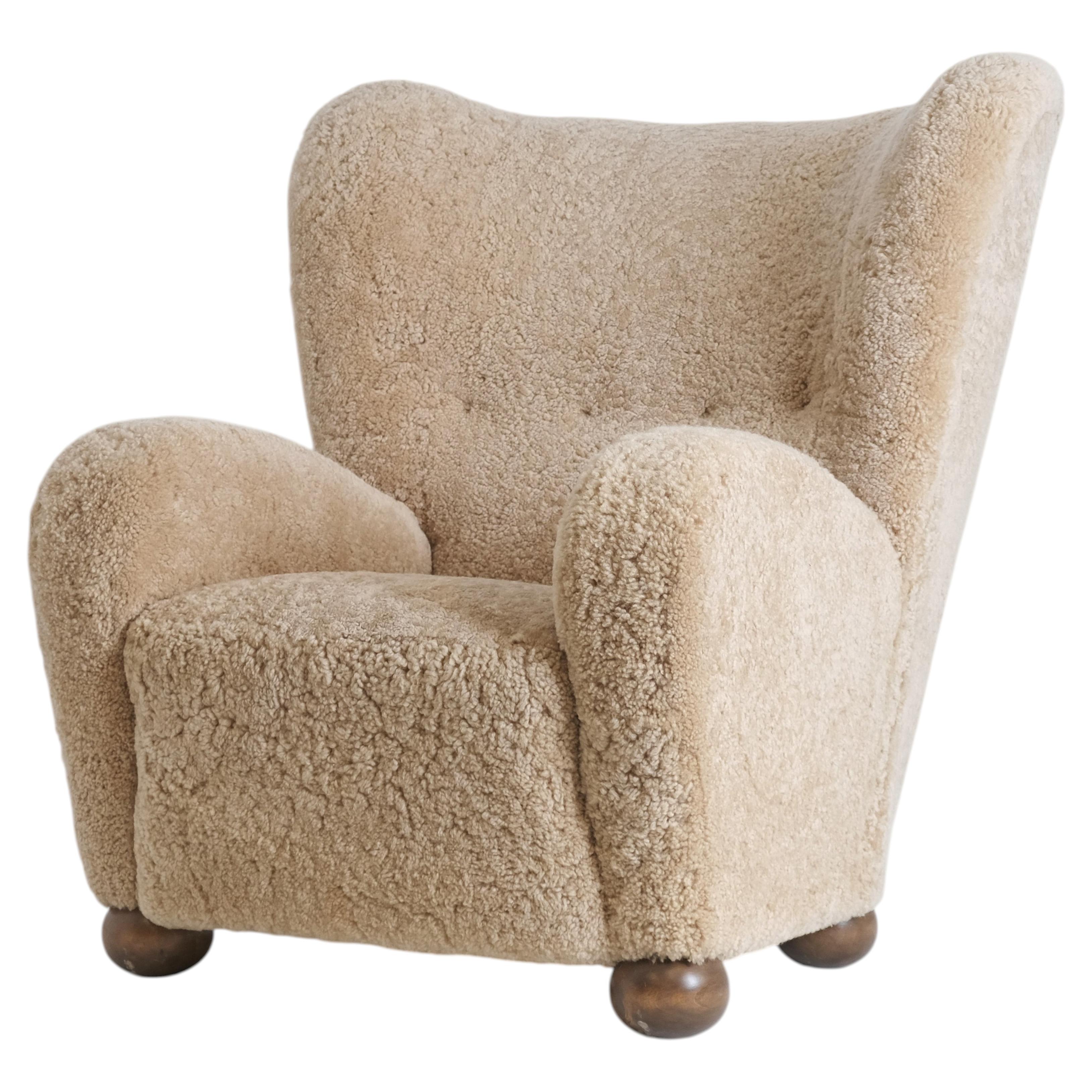 Highback Märta Blomstedt Aulanko Armchair in Honey Natural Sheepskin, 1940s For Sale