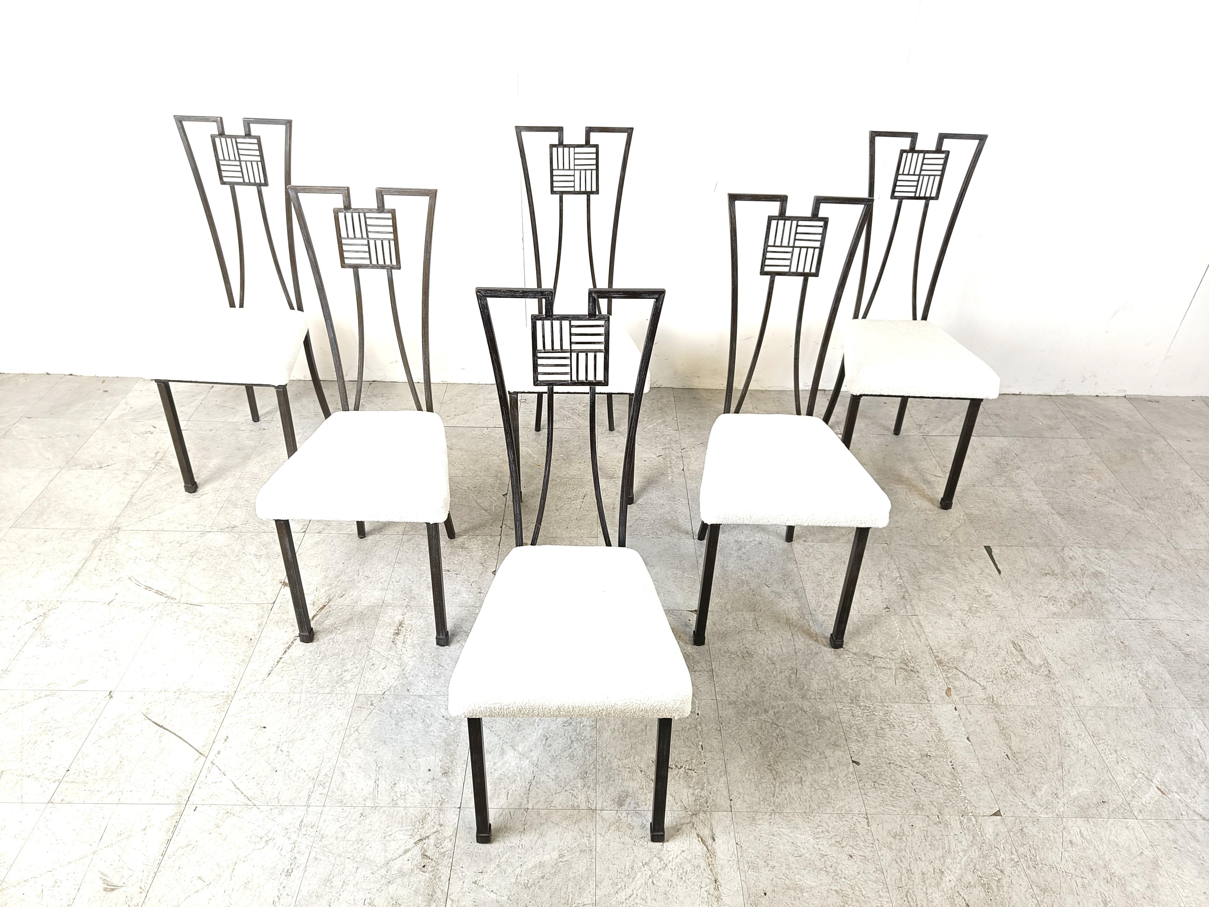 Vintage grey metal dining chairs with high backs designed in japanese style.

Beautiful bent metal frames with a backrest becomming the back legs.

Reupholstered in a fresh white bouclé fabric.

1980s - Italy

Dimensions:
Height: 108cm
Width x