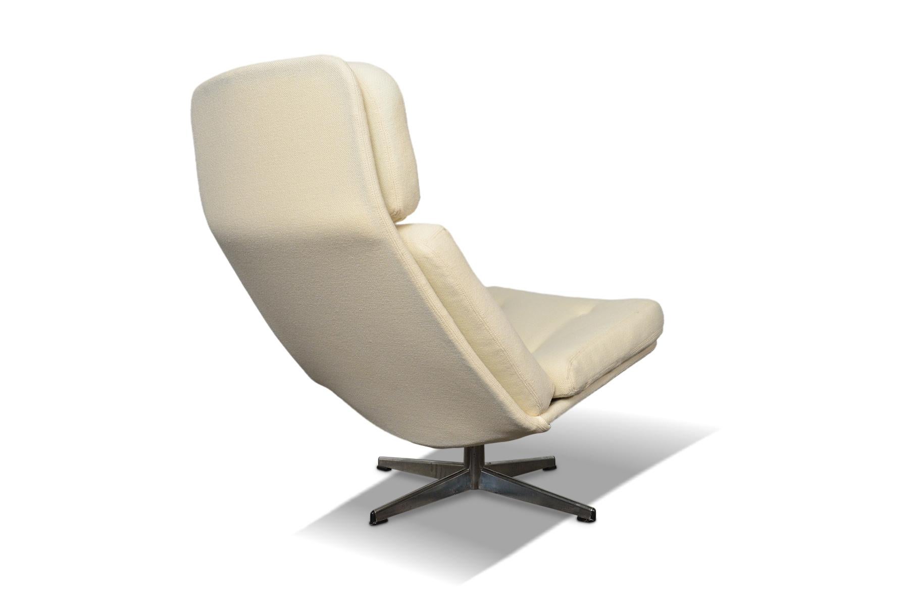 Swedish Highback Swivel Lounge Chair by Gillis Lundgren For Sale