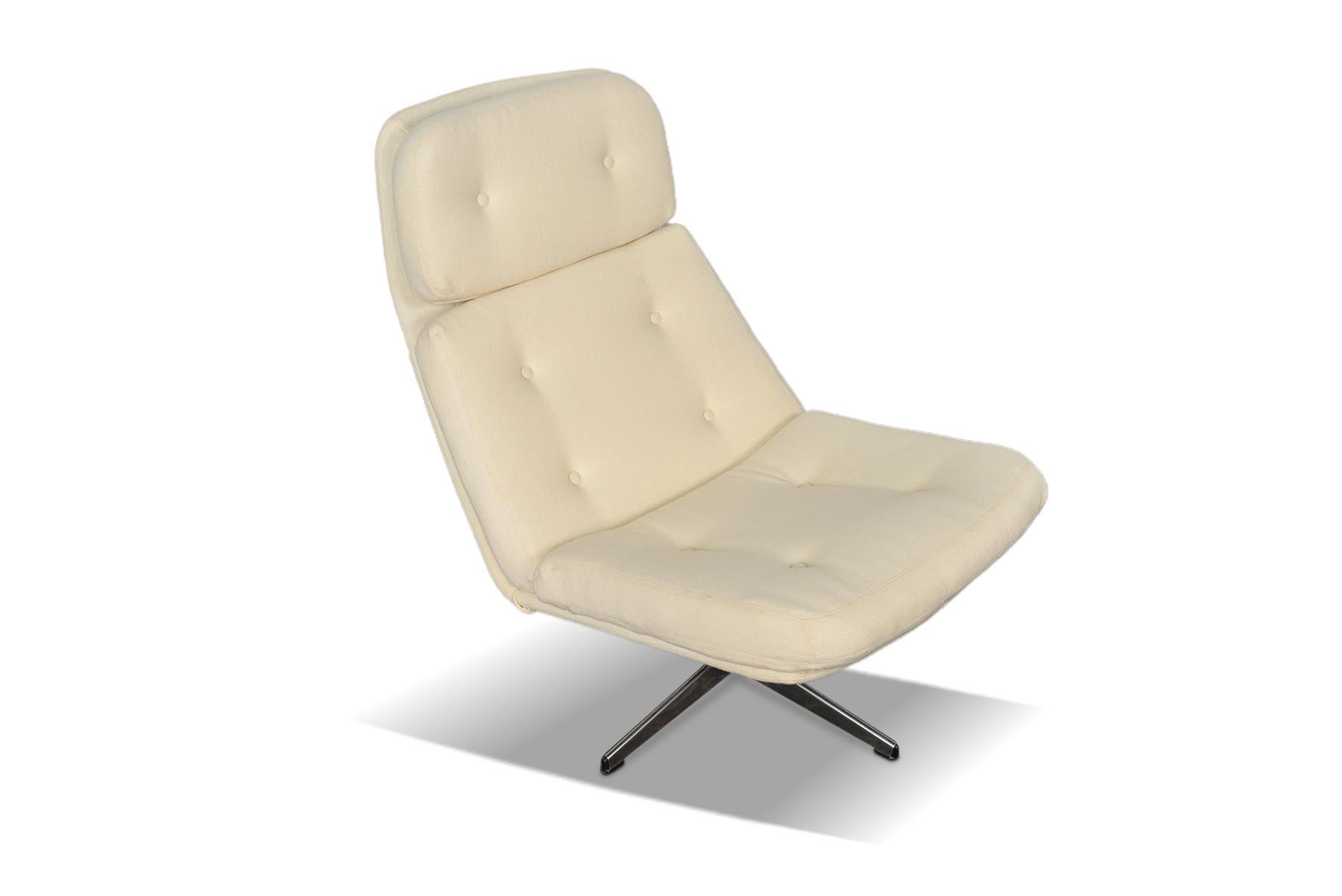 Highback Swivel Lounge Chair by Gillis Lundgren For Sale 1