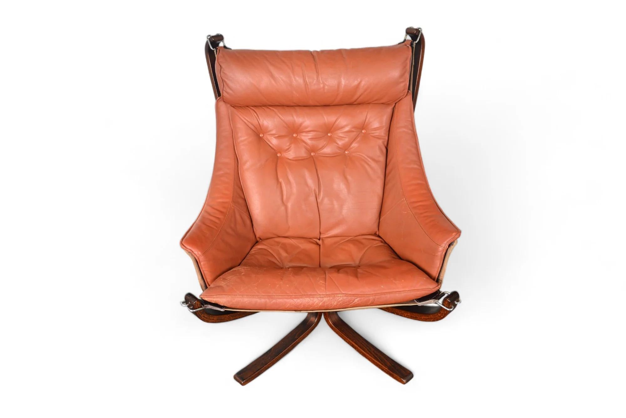 Highback Winged Falcon Chair In Rust Leather For Sale 2