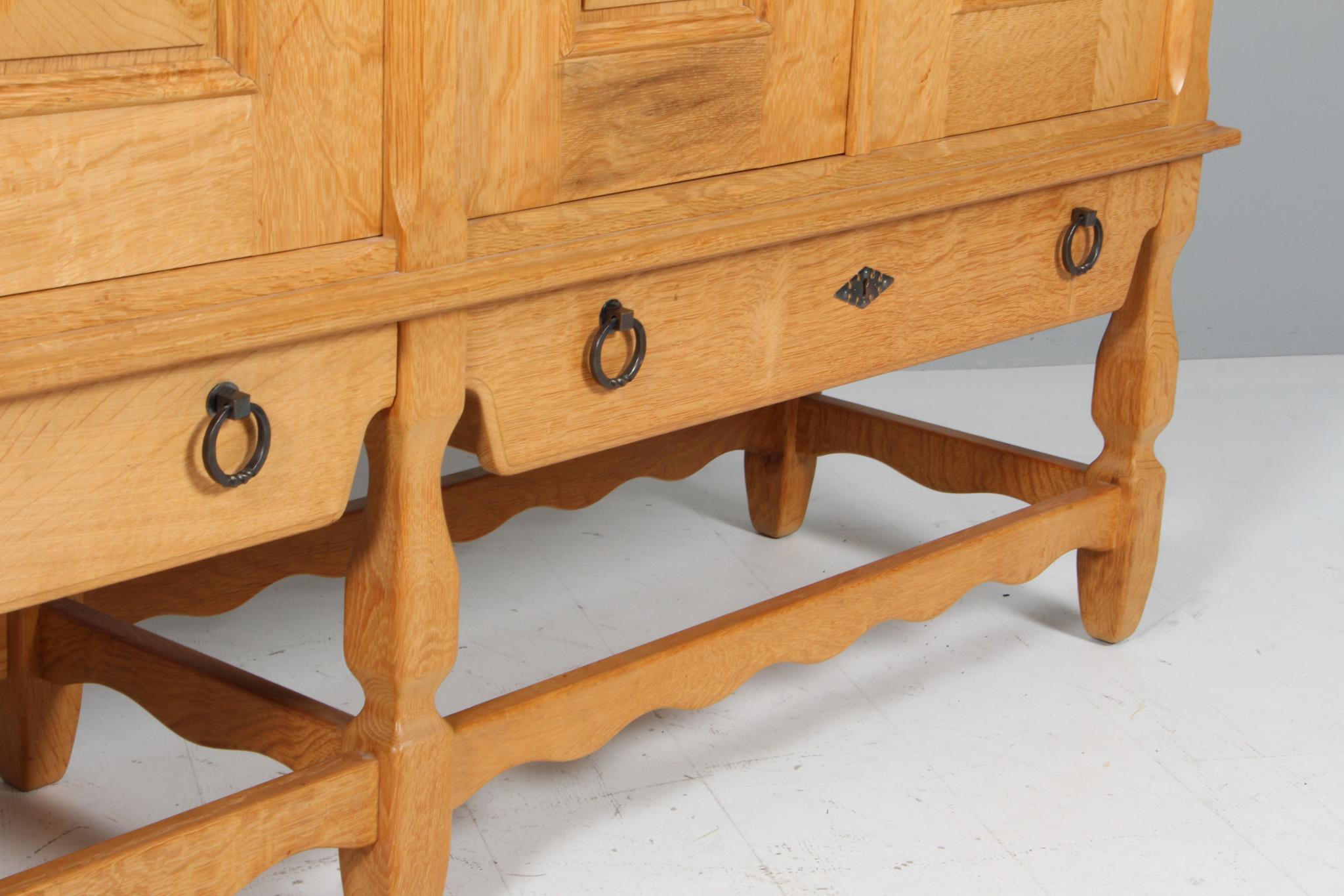 Highboard by Henry Kjærnulf In Good Condition For Sale In Esbjerg, DK