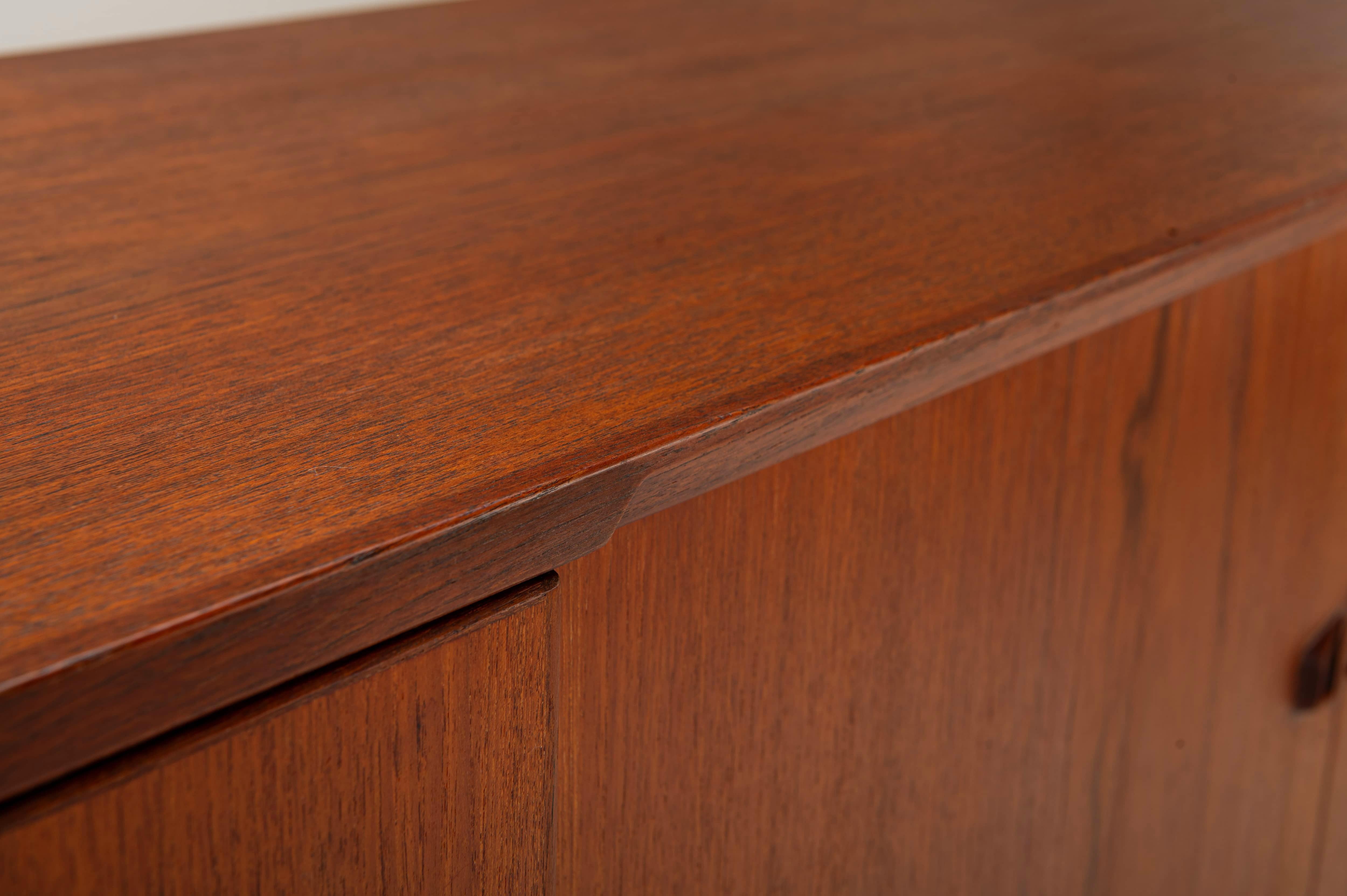Buffet haut par Henry Rosengren Hansen pour Brande Møbelindustri, Danemark années 1960 en vente 4