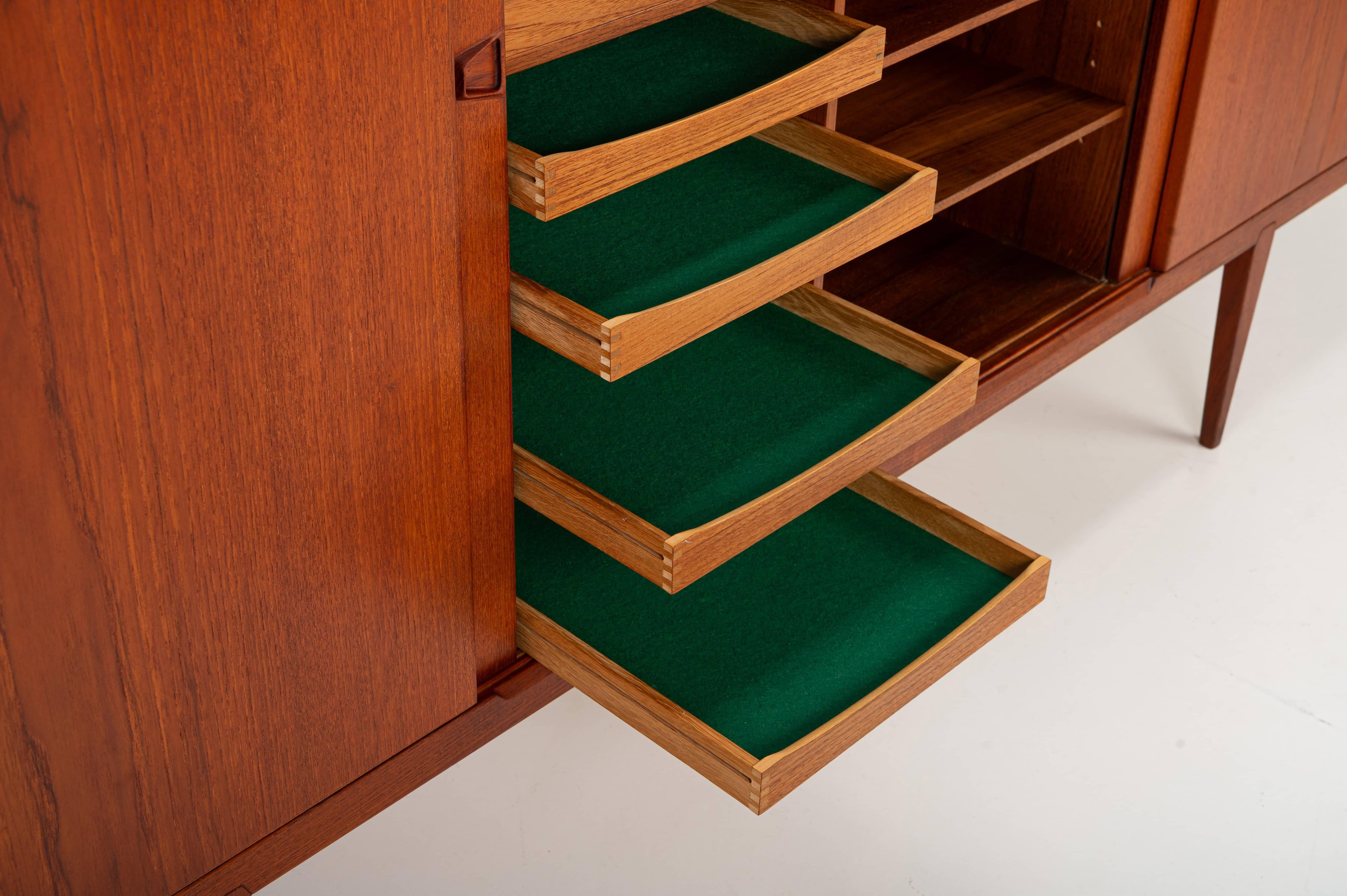 20ième siècle Buffet haut par Henry Rosengren Hansen pour Brande Møbelindustri, Danemark années 1960 en vente
