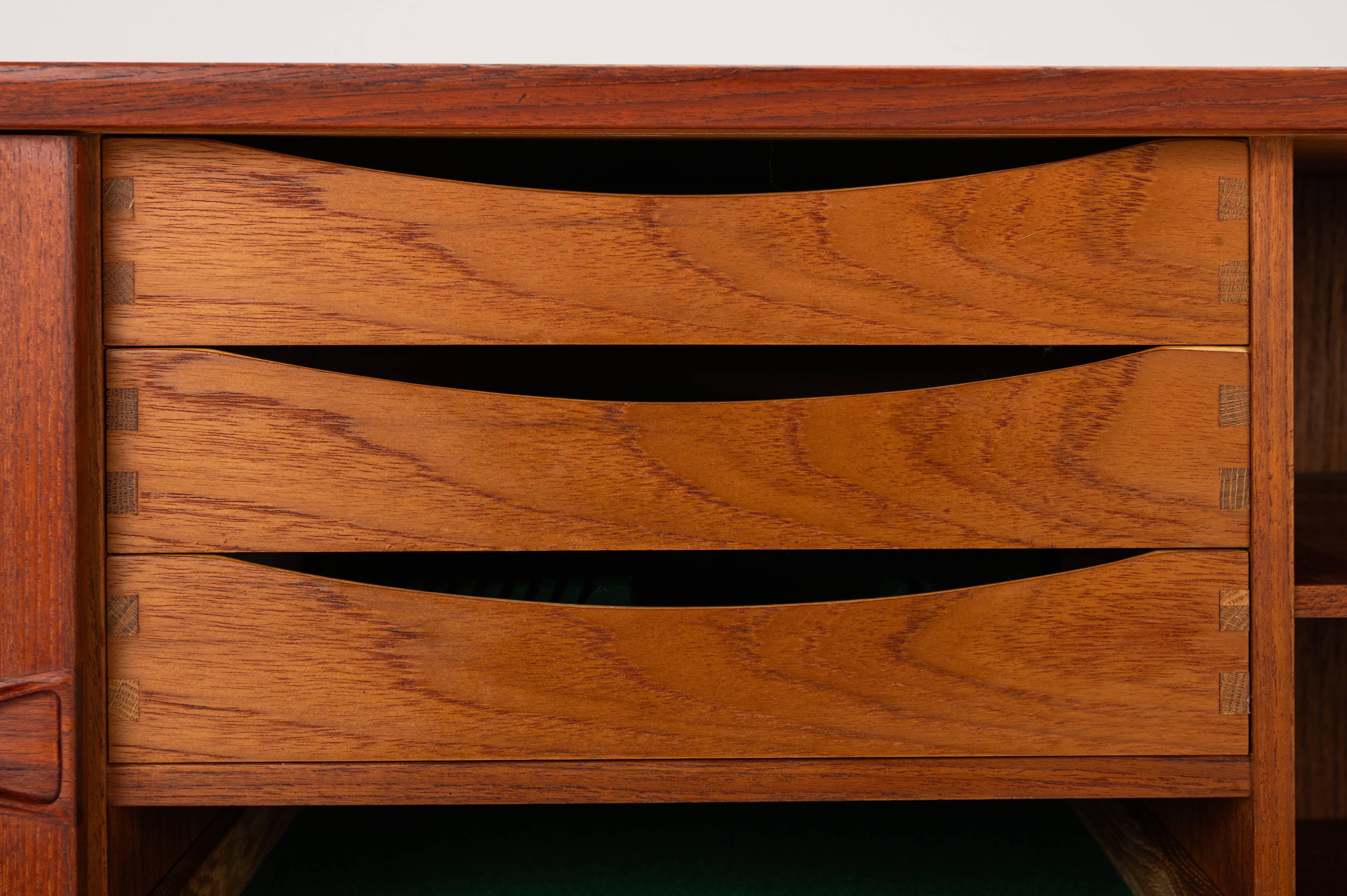 Buffet haut par Henry Rosengren Hansen pour Brande Møbelindustri, Danemark années 1960 en vente 2
