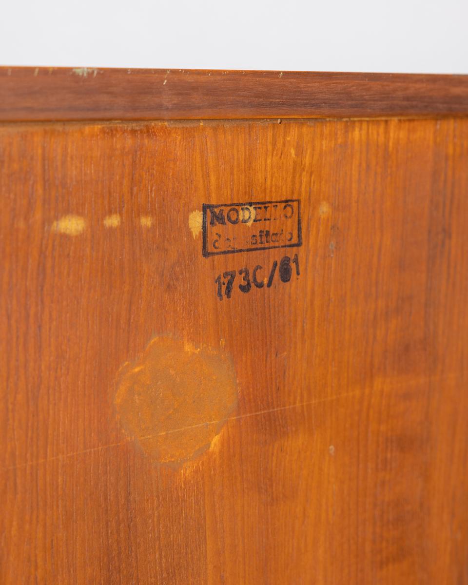 Italienisches Design 1960er Jahre vintage Holz Highboard im Angebot 4
