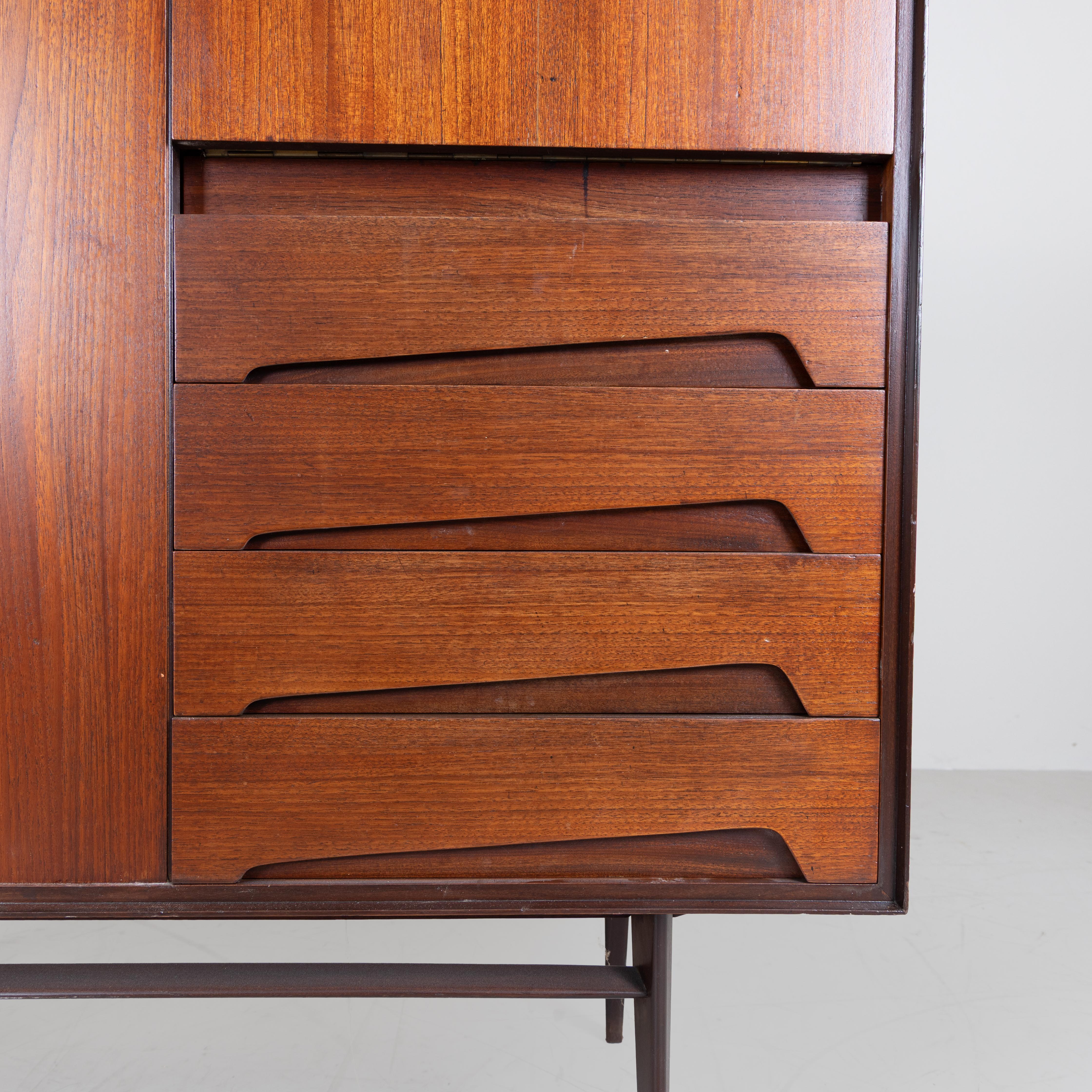 Credenza a ripiani Vittorio Dassi in legno, metà del secolo scorso, Italia 1950 in vendita 5