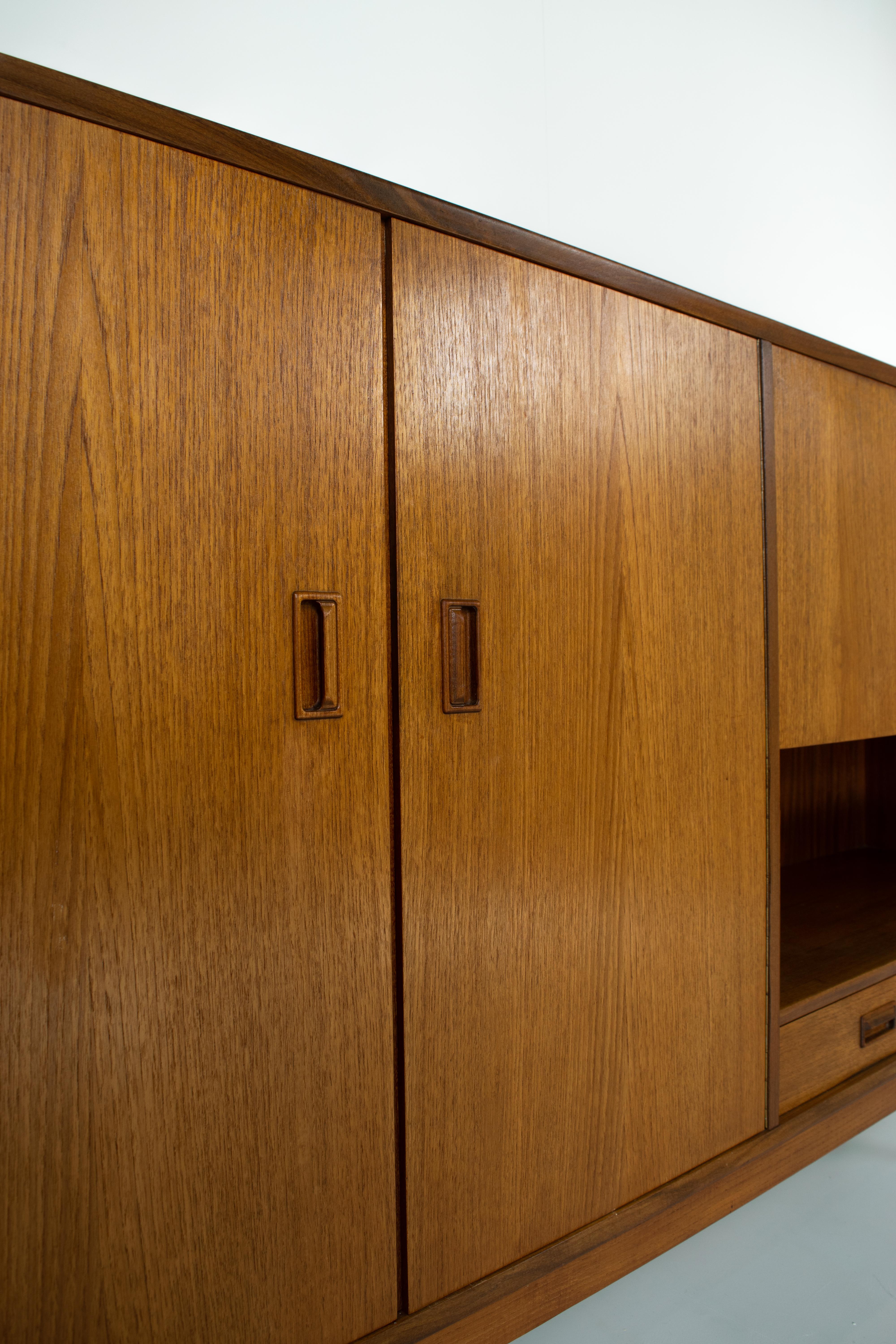 Highboard in Teak by Topform, the Netherlands, 1960s In Excellent Condition In Hellouw, NL