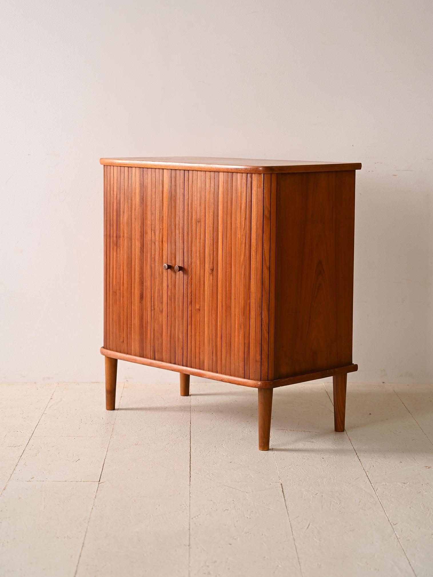 Teak highboard from the 1950s/60s In Good Condition For Sale In Brescia, IT