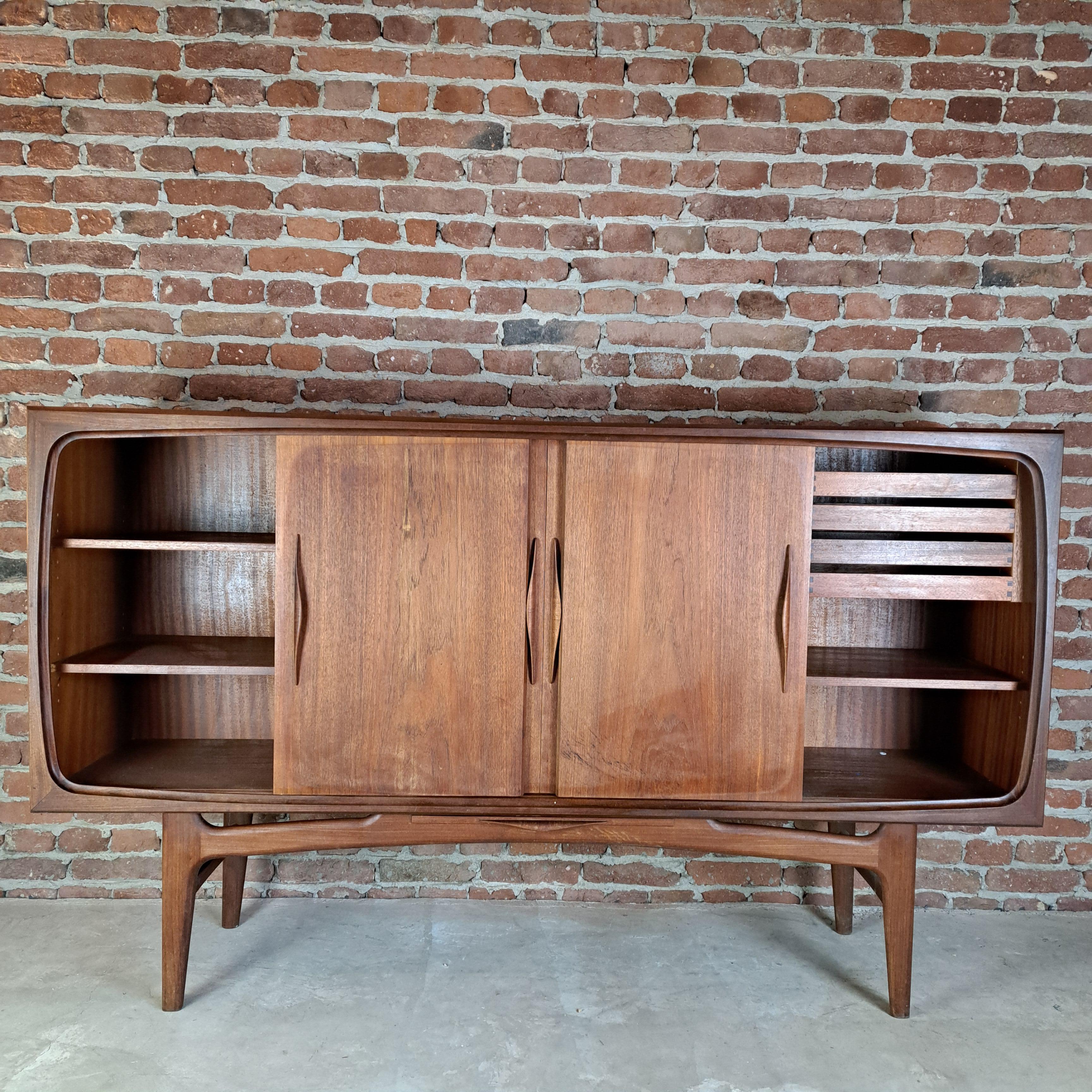 Buffet haut en teck, Danemark 1960