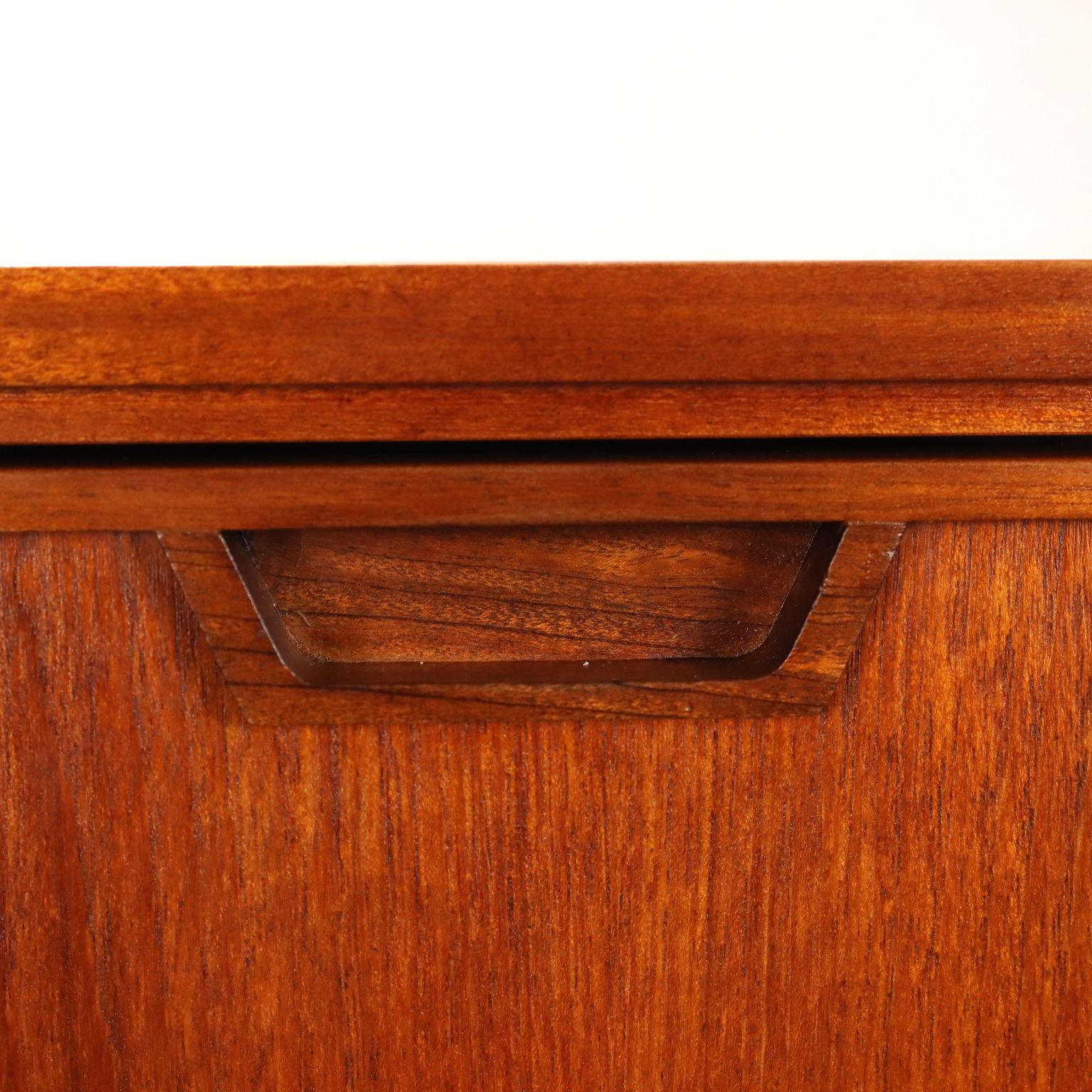 Teak English 1960s teak highboard with bar compartment