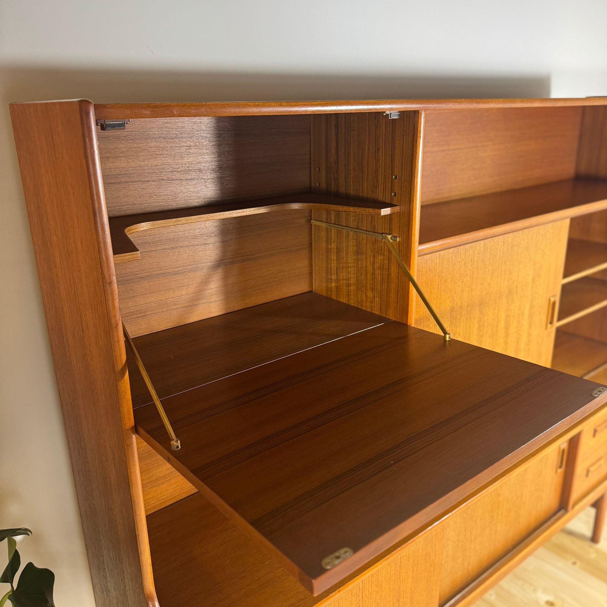 Highboard Mid-Century in teak, 1960 For Sale 1