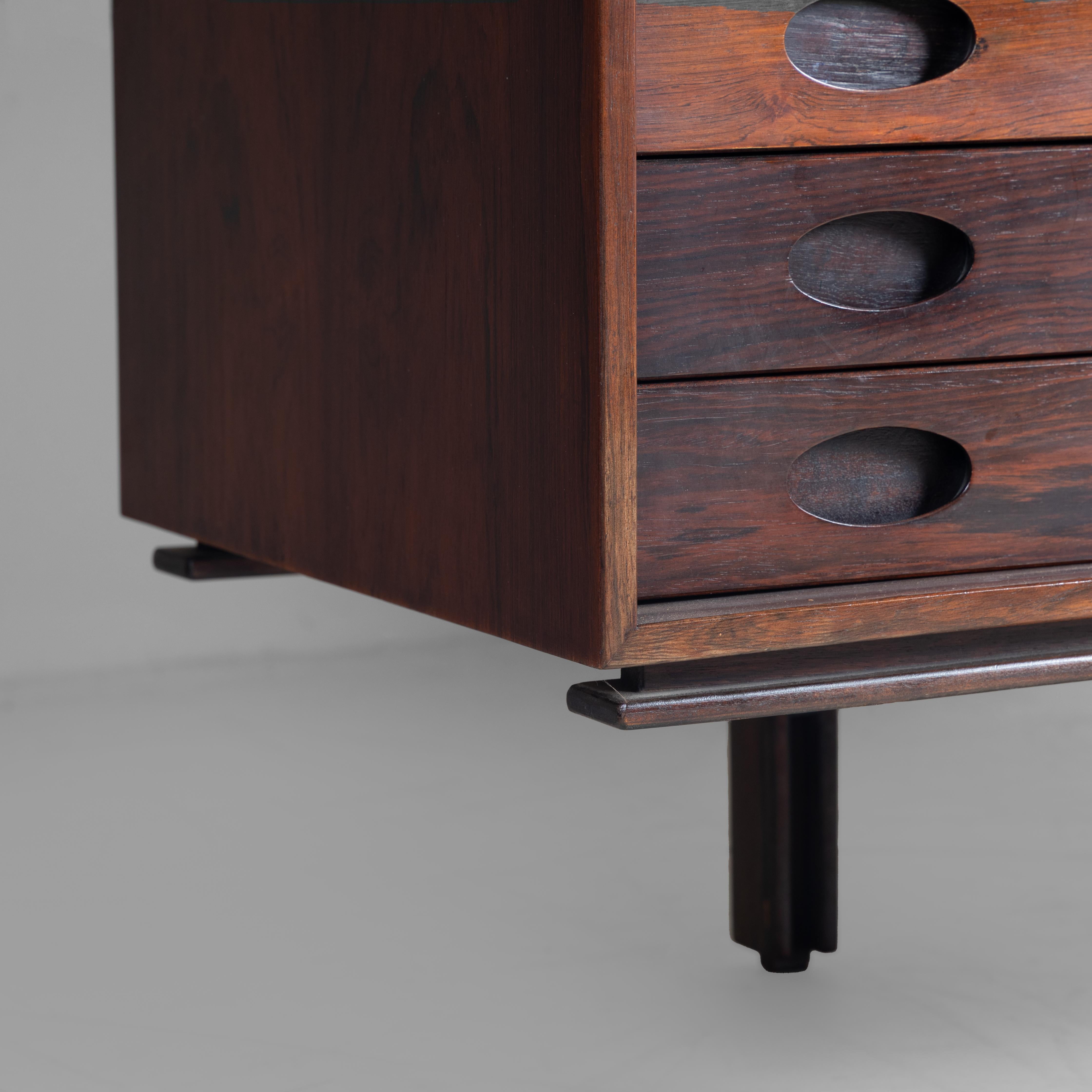 Highboard Mod. 504 Gianfranco Frattini Bernini 1960 Mid-Century Holz (Veilchenholz) im Angebot