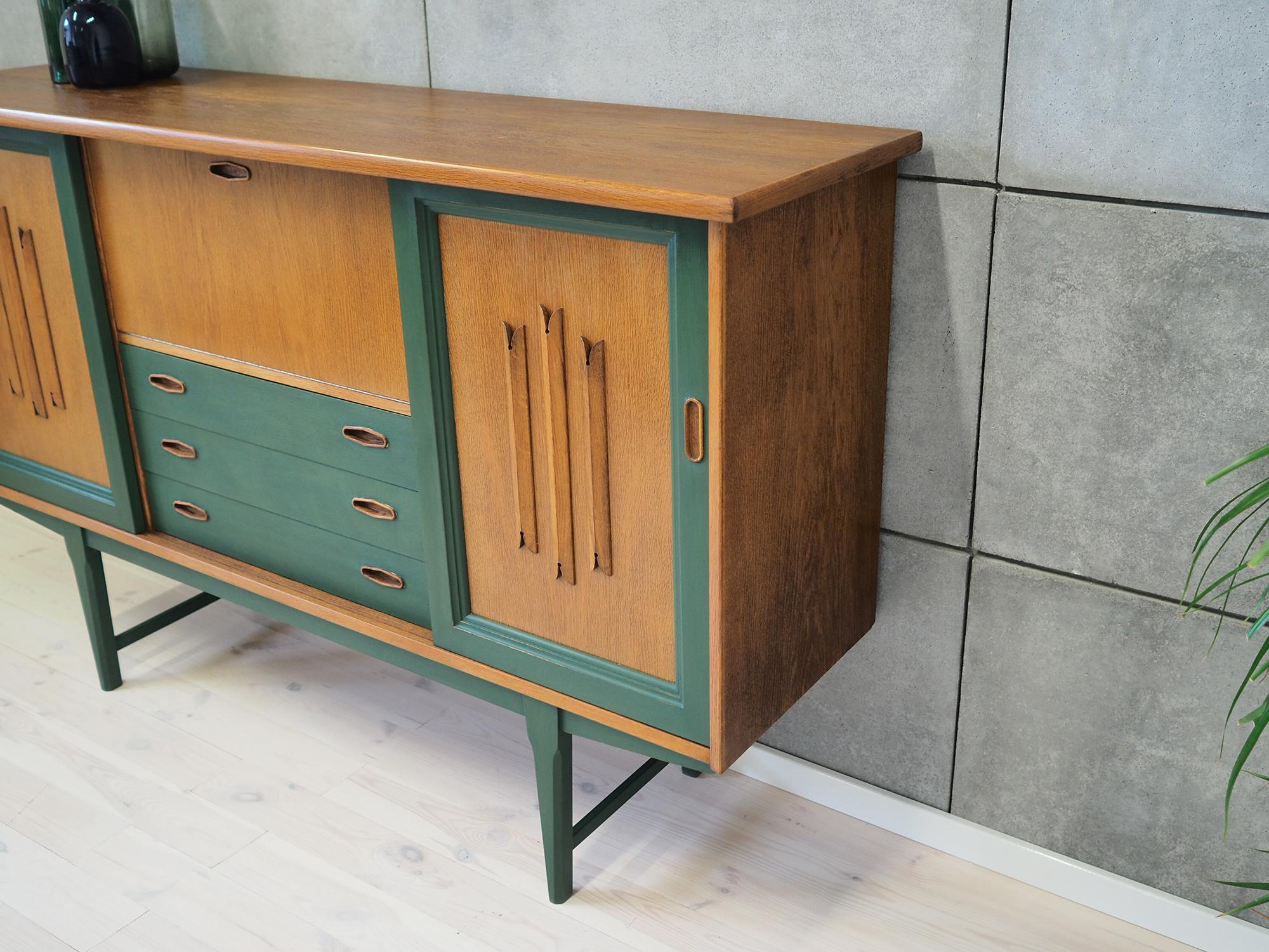 Highboard Oak, Danish Design, 1980s In Good Condition For Sale In Szczecin, Zachodniopomorskie