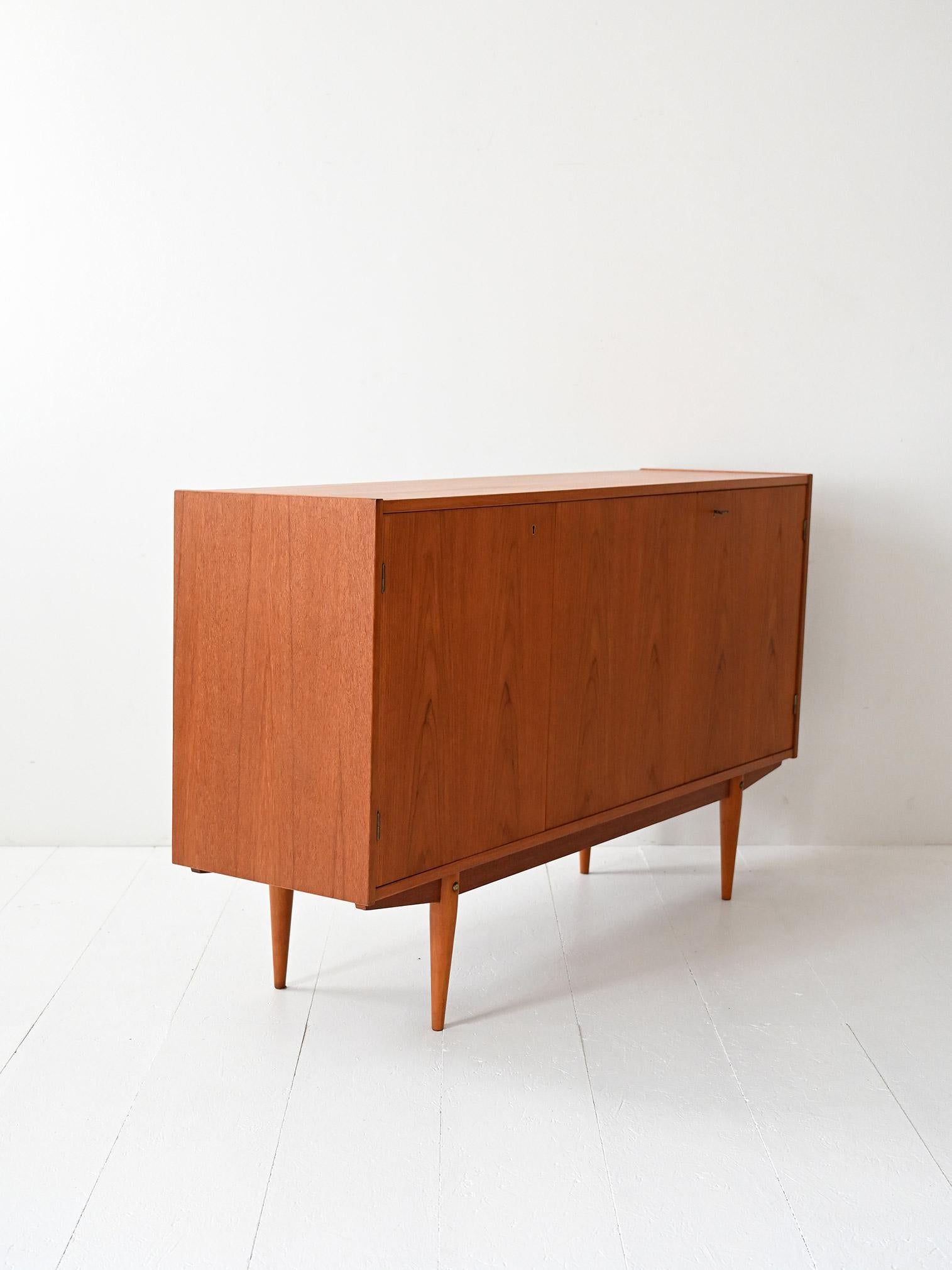 Scandinavian teak highboard with triple compartment In Good Condition For Sale In Brescia, IT