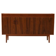 Highboard scandinavo vintage in teak con quattro ante e cassettini