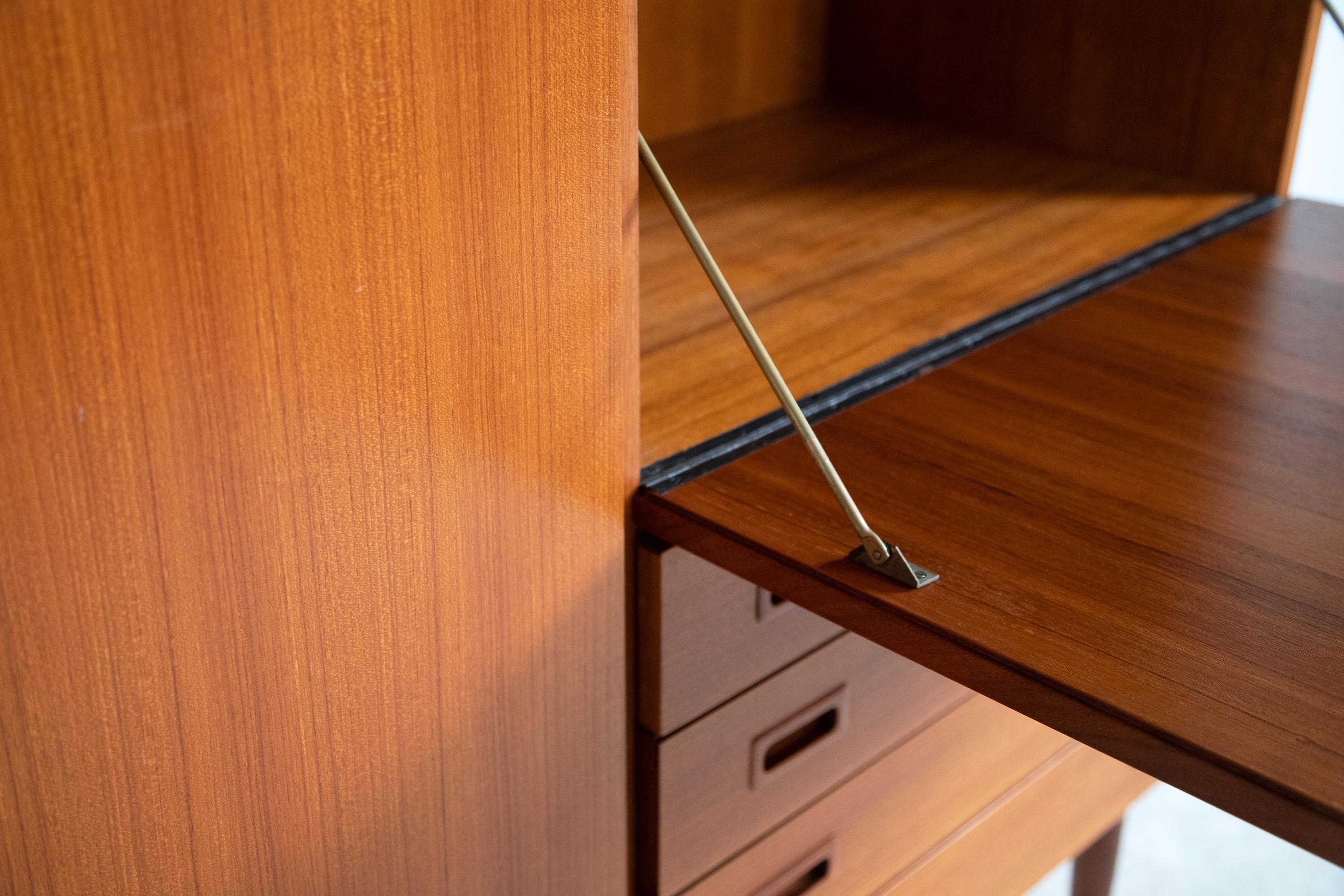 Vintage-Highboard im skandinavischen Stil, 1960er Jahre (Mitte des 20. Jahrhunderts)