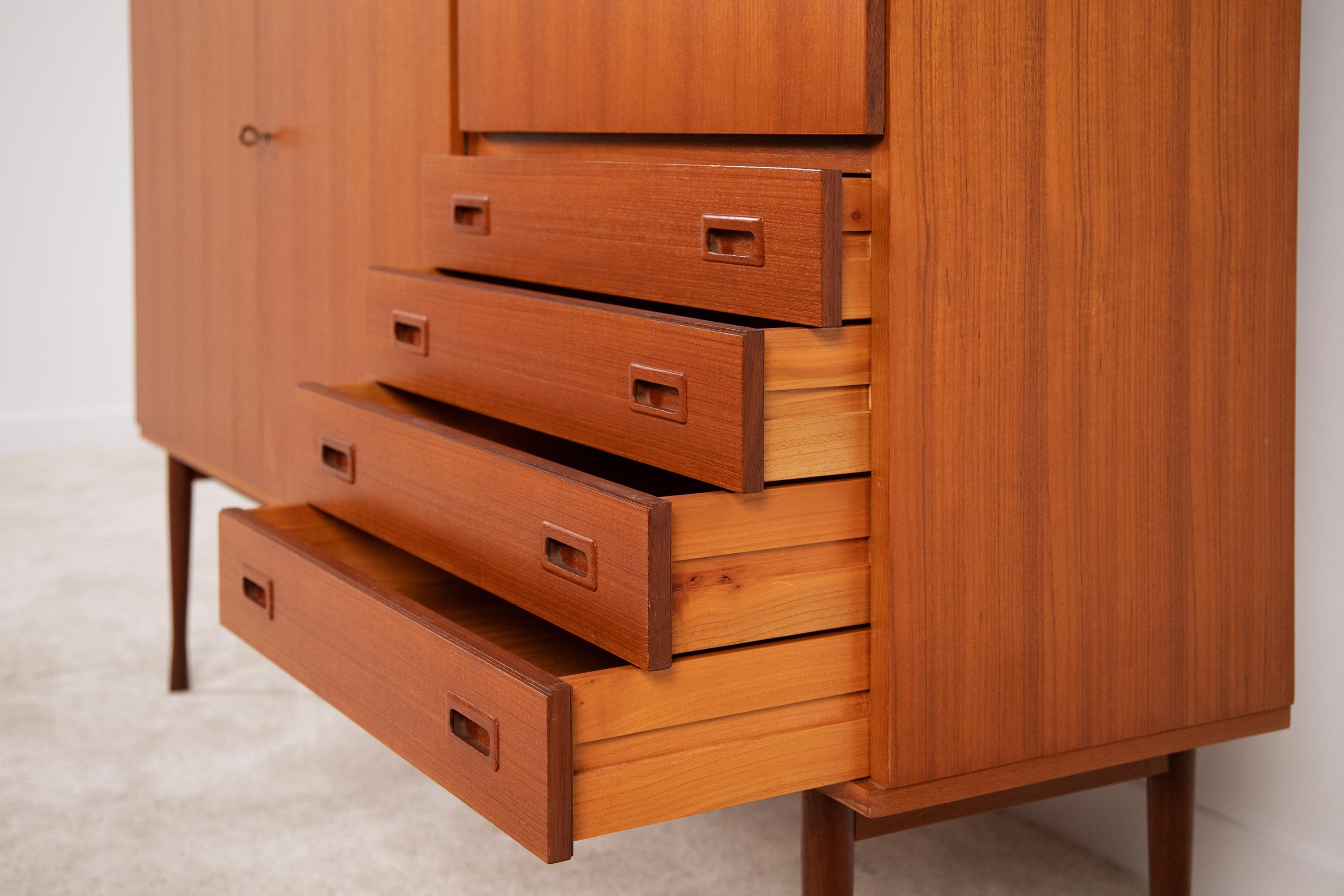 Vintage-Highboard im skandinavischen Stil, 1960er Jahre 2
