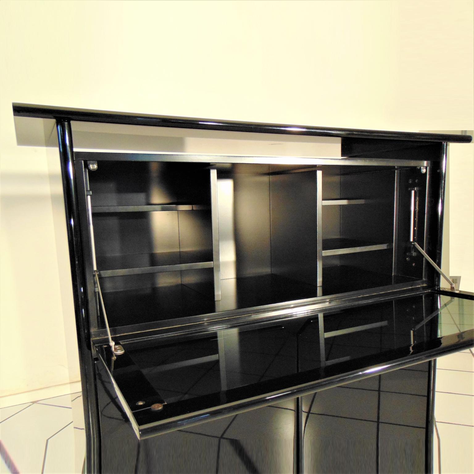 Highboard with Vitrine, Glossy Black Lacquer by Sormani, Italy, 1985 For Sale 1
