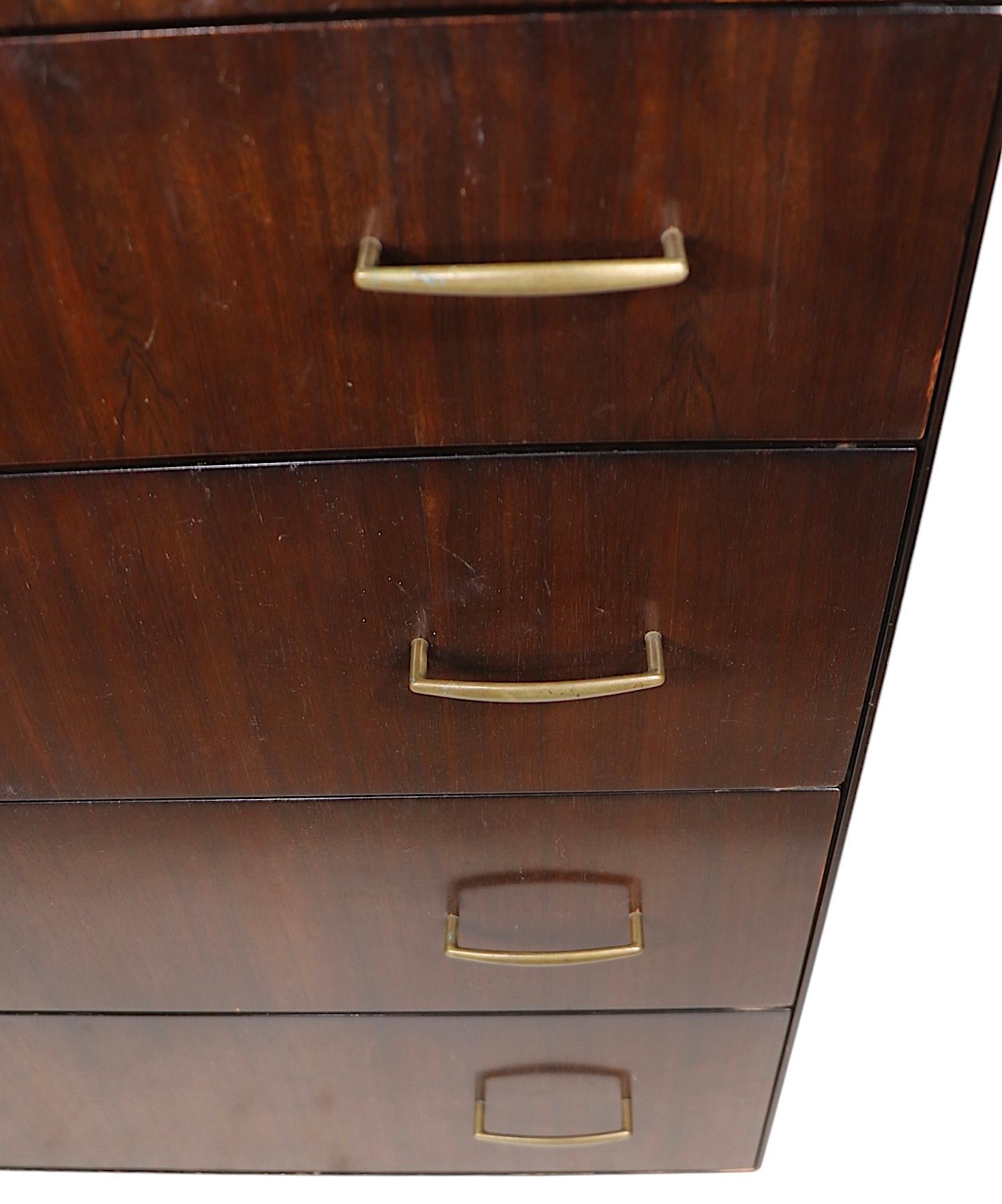 Cassettiera Highboy di Directional Custom Collection c. 1970 In condizioni buone in vendita a New York, NY